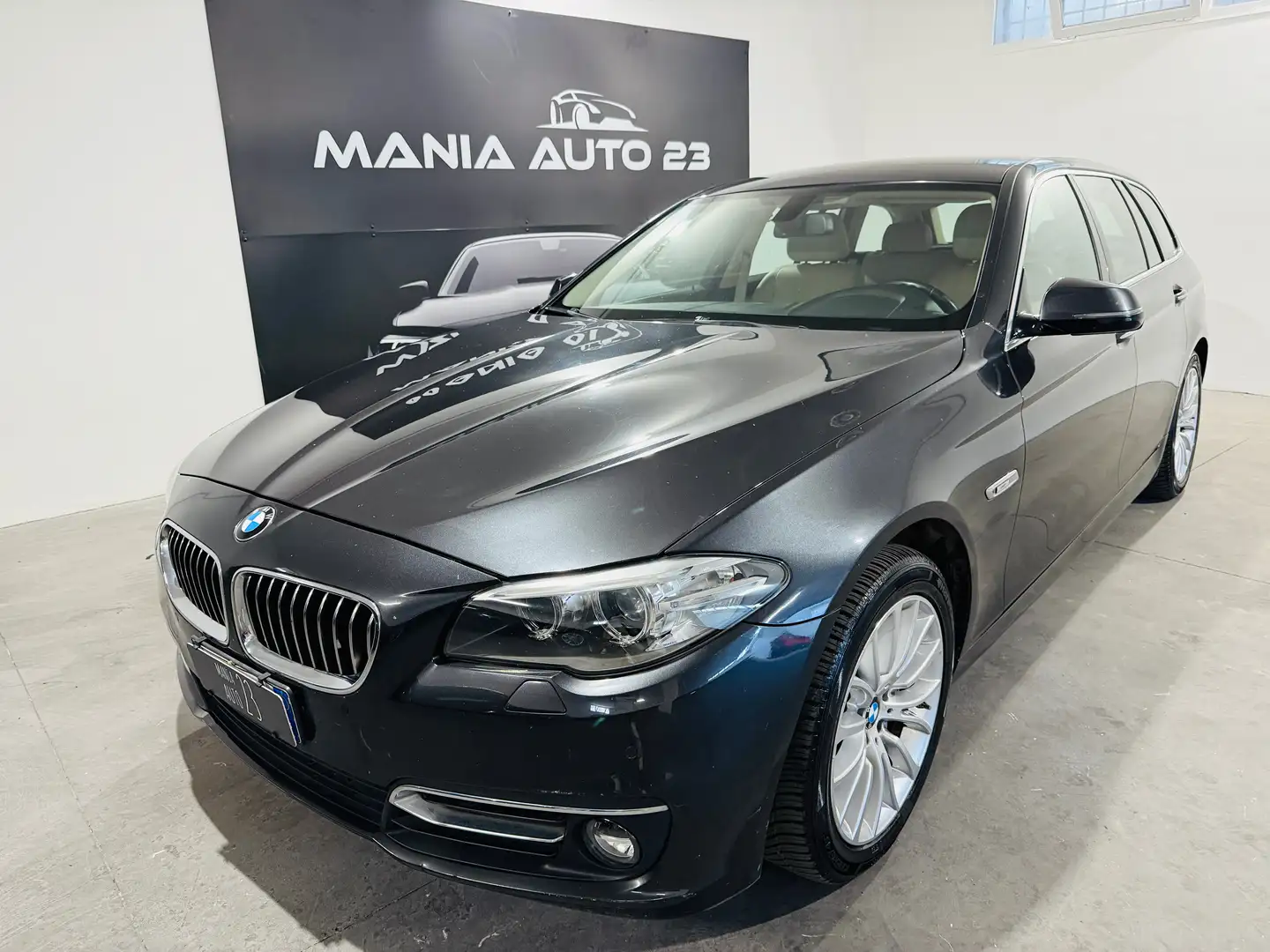 BMW 525 525d Touring xdrive Luxury auto E6 Grigio - 1
