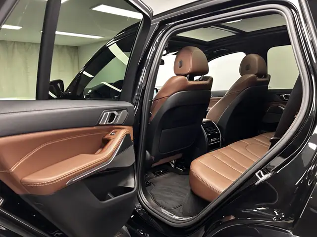 BMW X5 view 18