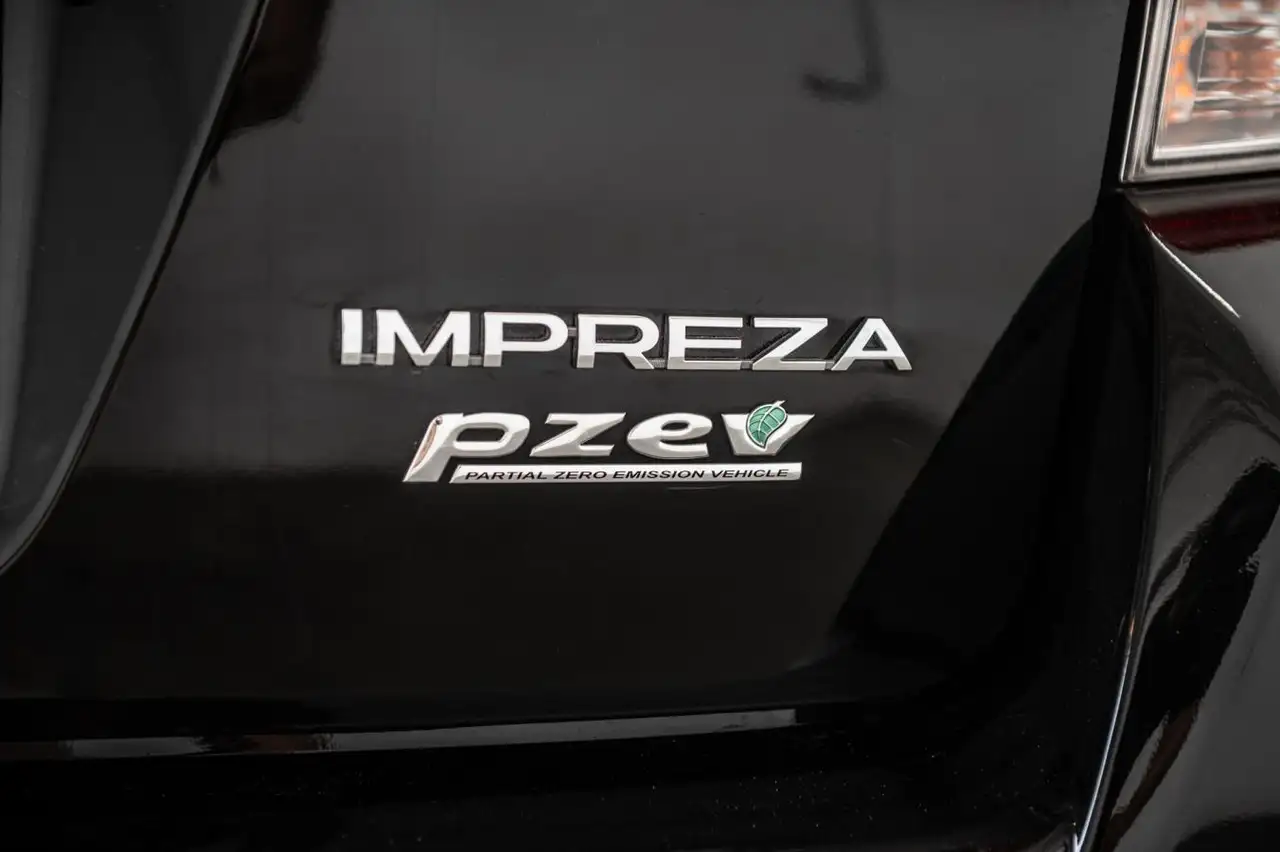 Subaru Impreza снимка Subaru Impreza