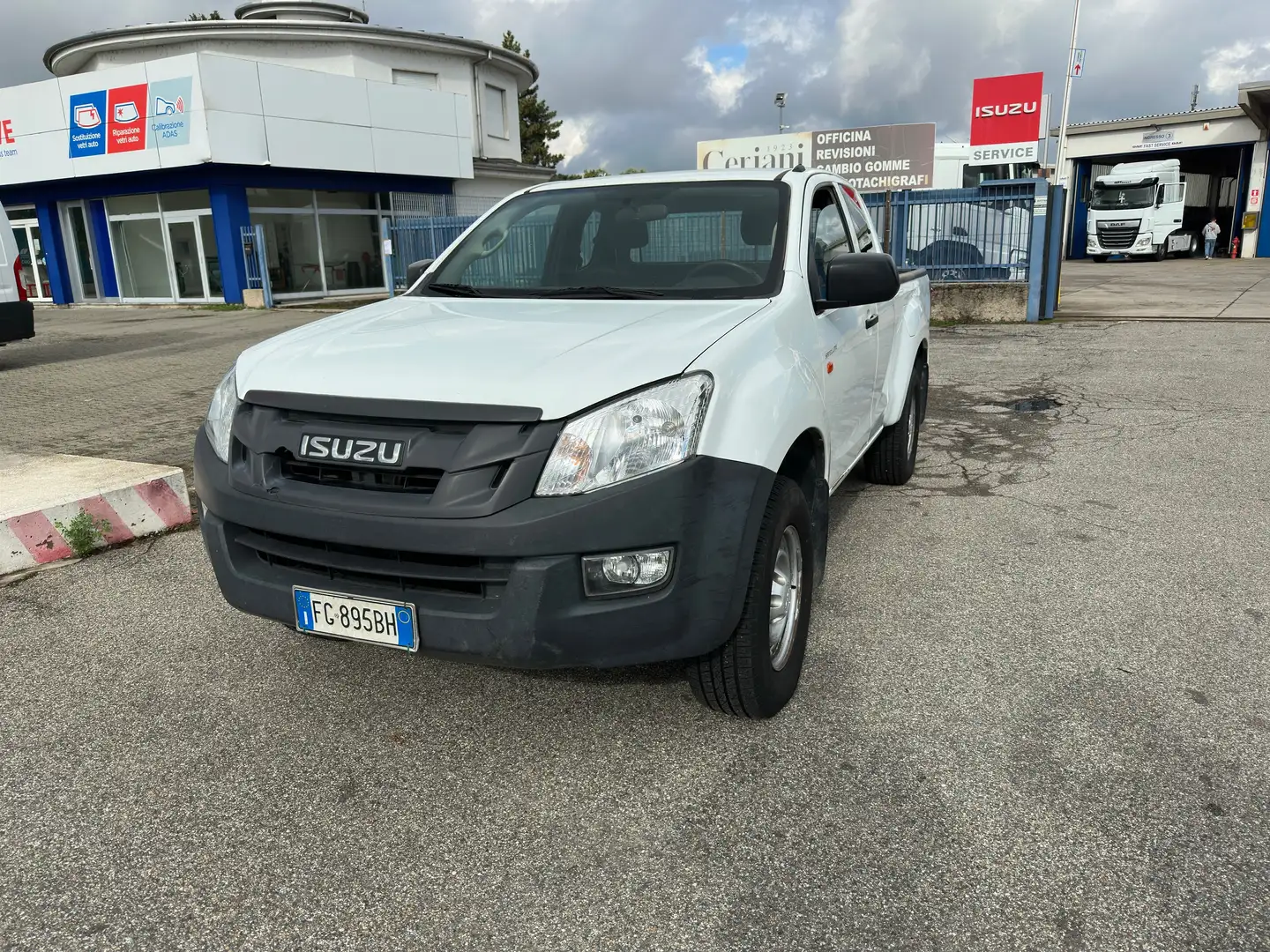Isuzu D-Max D-Max 2.5 td crew Satellite 4x4 Blanc - 2