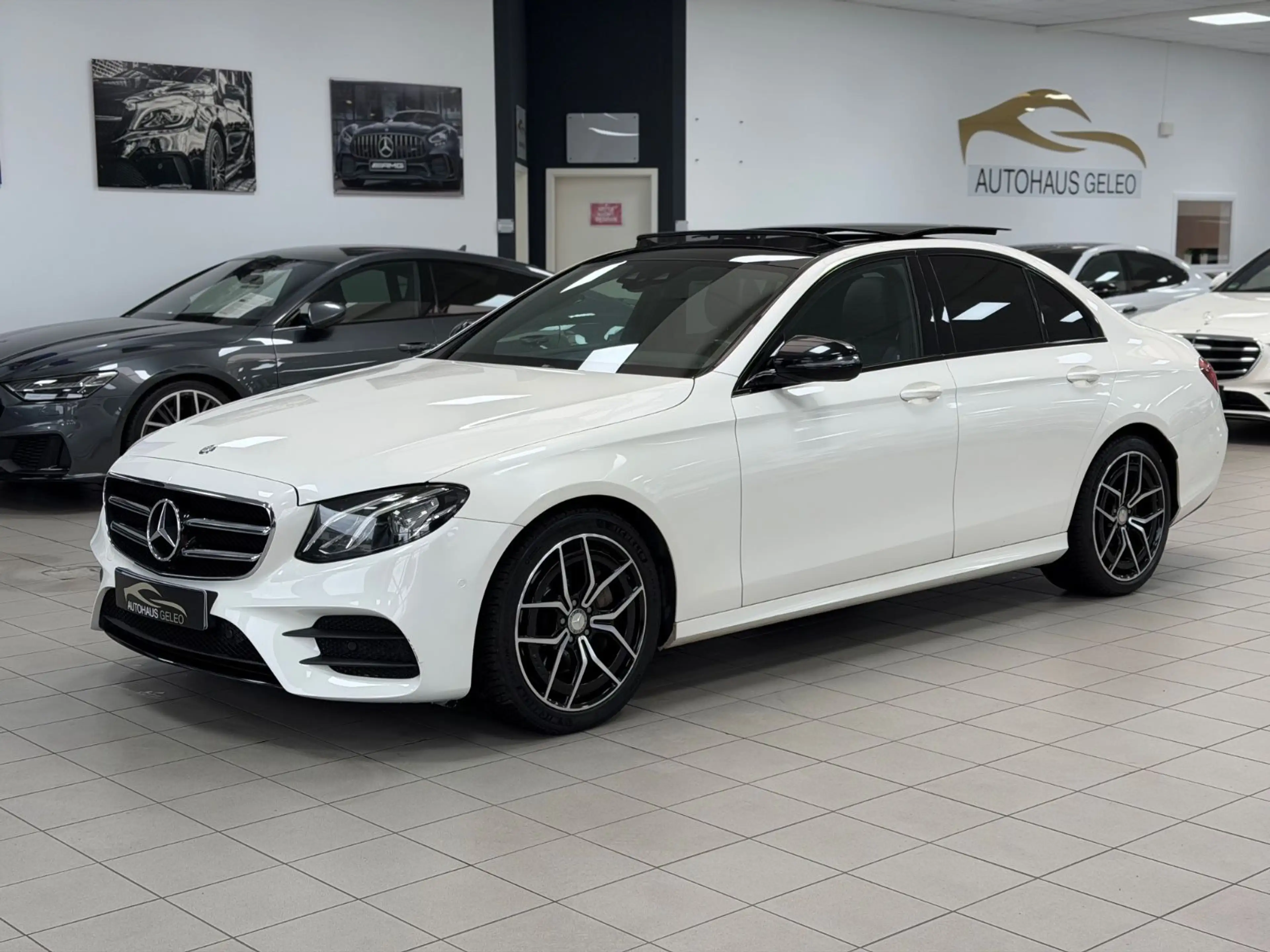 Mercedes-Benz E 220 E220d /Limousine/AMG/PANO/HUD/AHK/