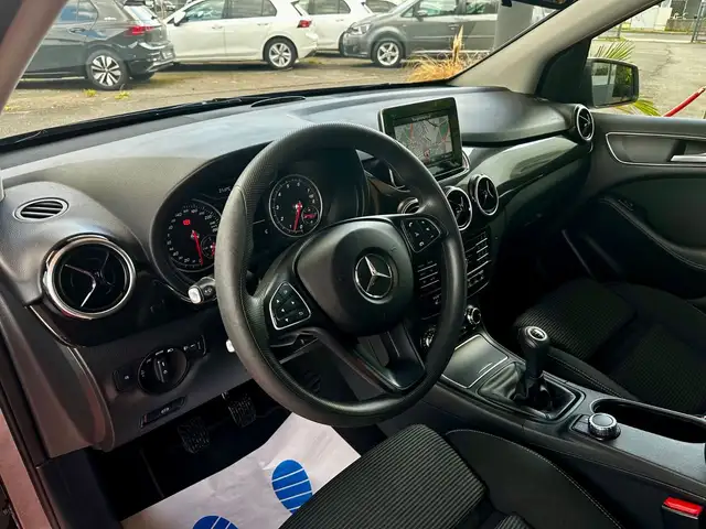 Mercedes-Benz B-Class view 11