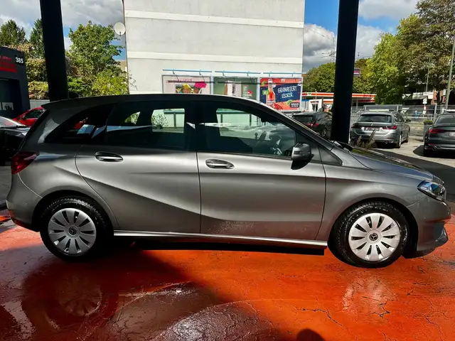 Mercedes-Benz B-Class view 2