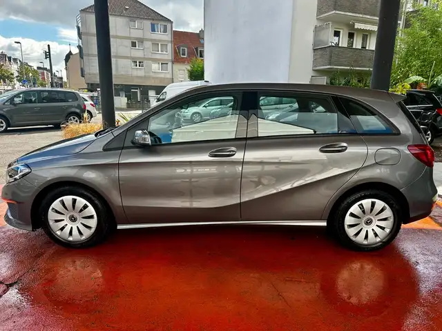 Mercedes-Benz B-Class view 8