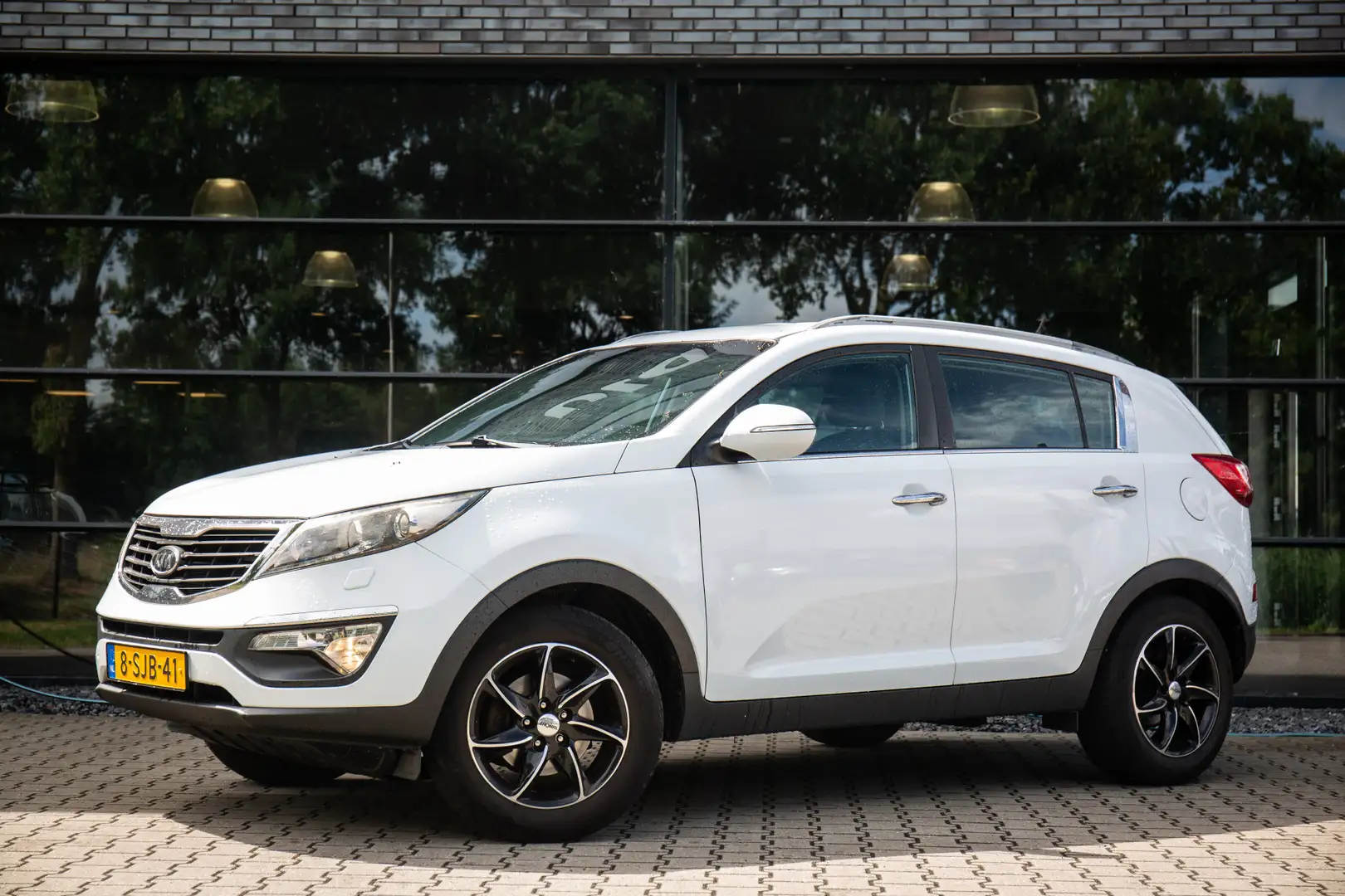 Kia Sportage 1.6 GDI X-ecutive , Leder, Stoelverwarming Wit - 2
