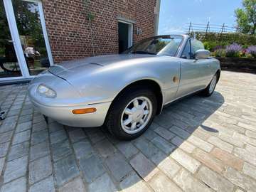 Miata de base, grise