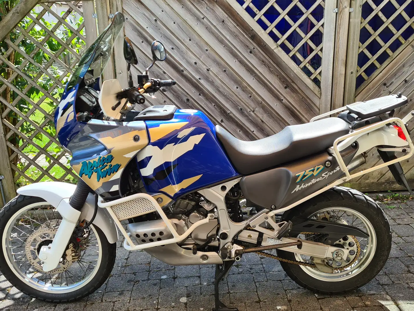 Honda XRV 750 Africa Twin Bleu - 1