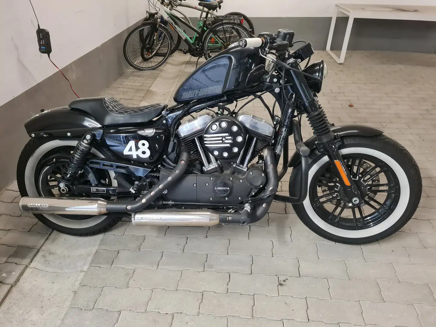 Harley-Davidson Sportster 1200 Fourty Eight Black - 2