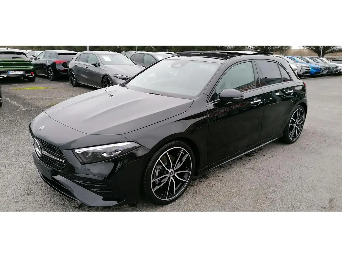 Mercedes-Benz A 200 200 d 8G-DCT AMG Line Exclusive Design +TOIT OUVR+MULTIBEAM+JA19 Schwarz - 2