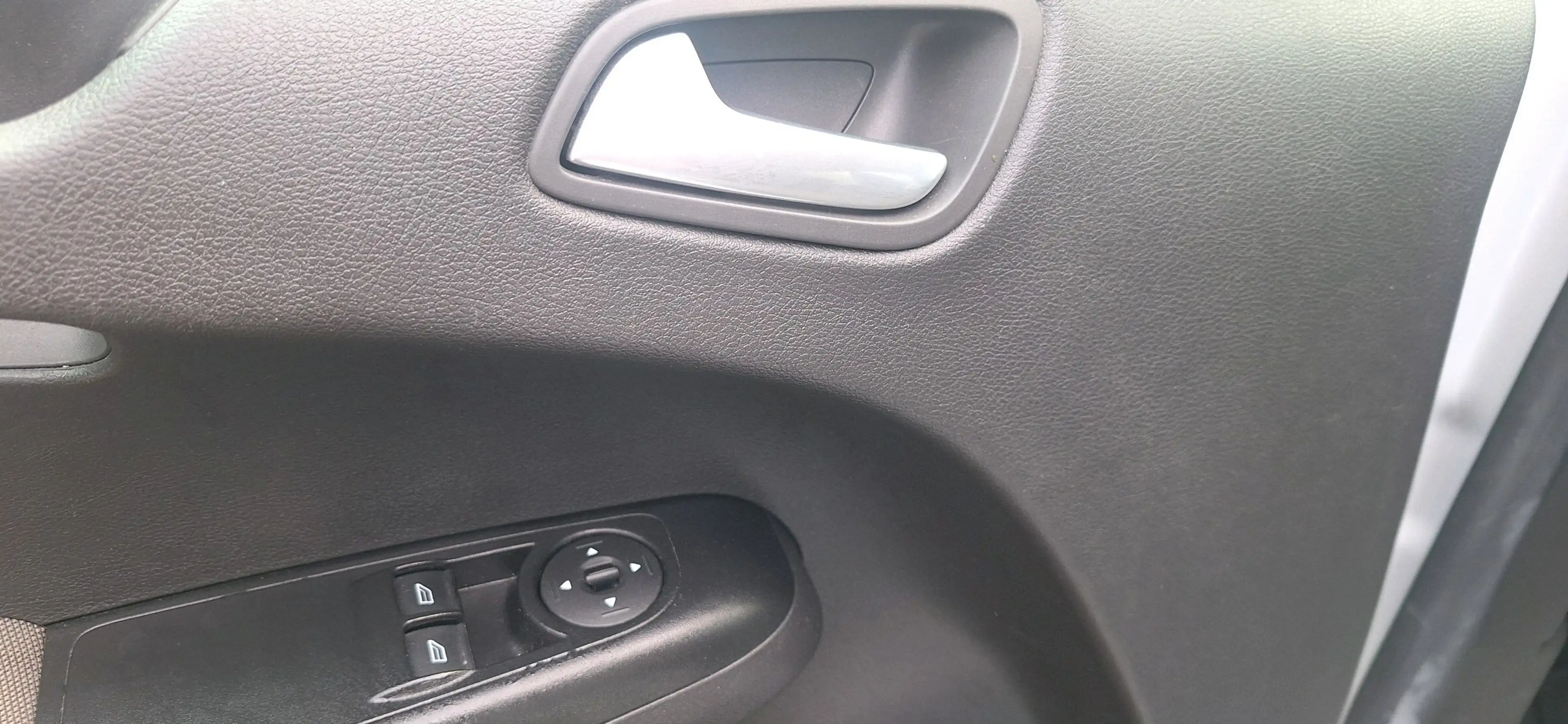 Ford Tourneo Courier Trend — photo 15
