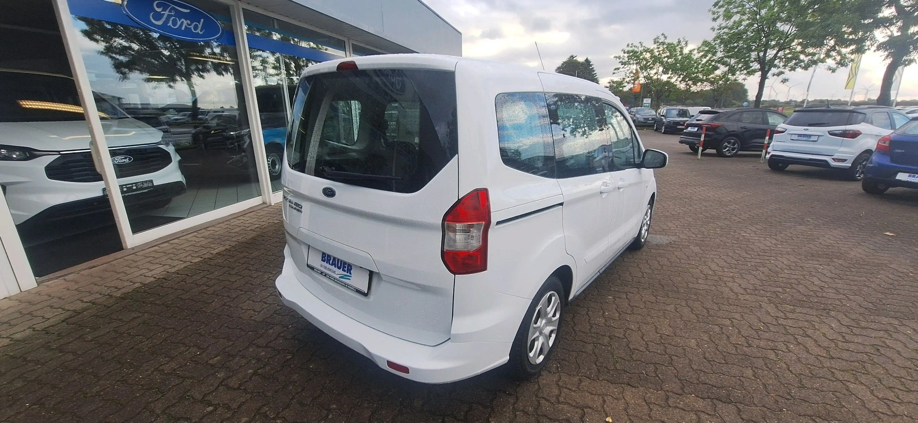 Ford Tourneo Courier Trend — photo 5