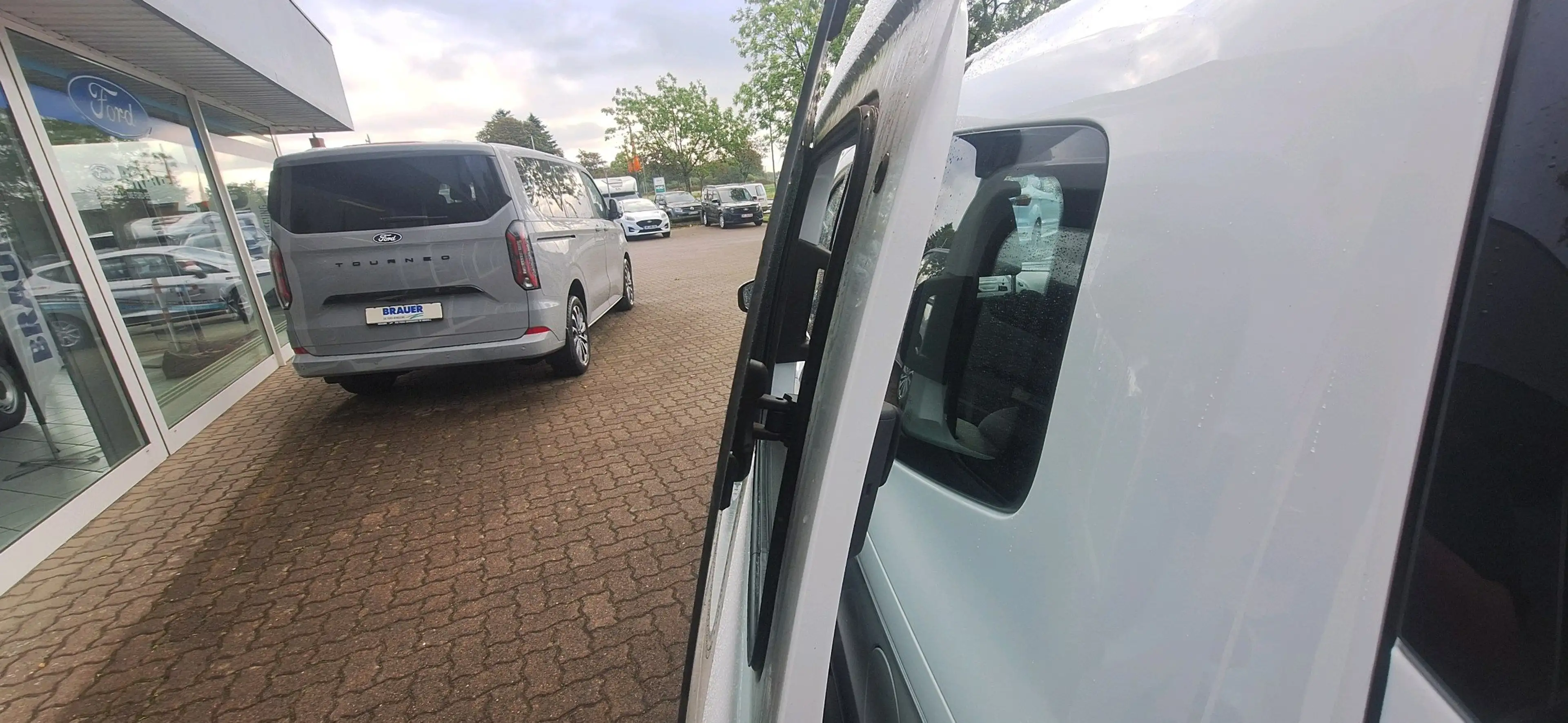 Ford Tourneo Courier Trend — photo 14