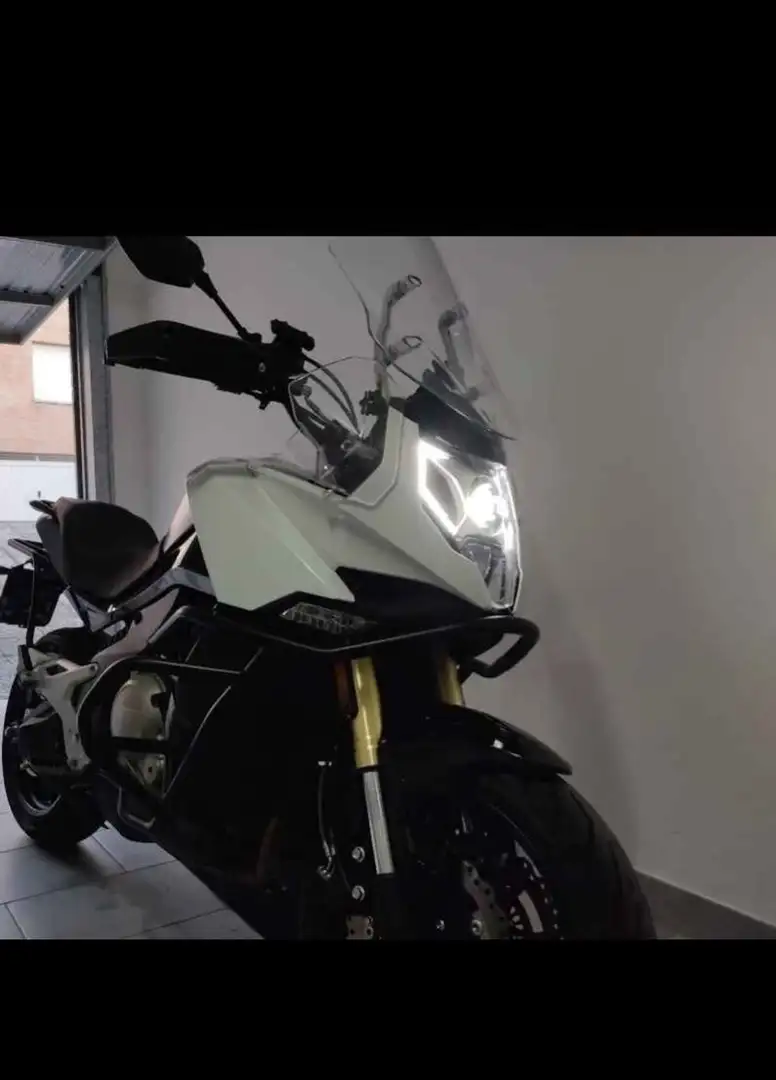 CFMOTO 650 MT Fehér - 1