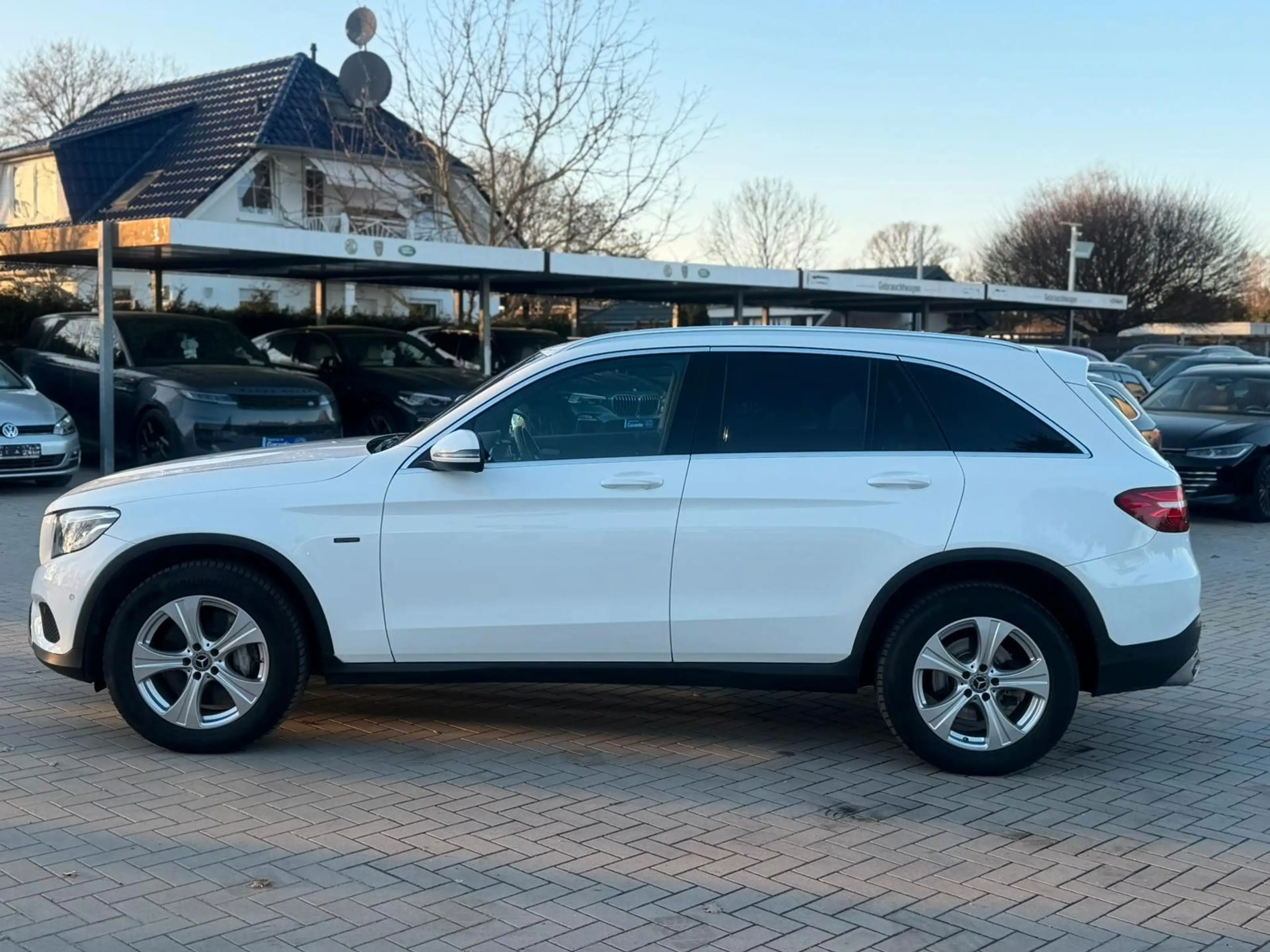 Mercedes-Benz GLC 350 e 4Matic — photo 6
