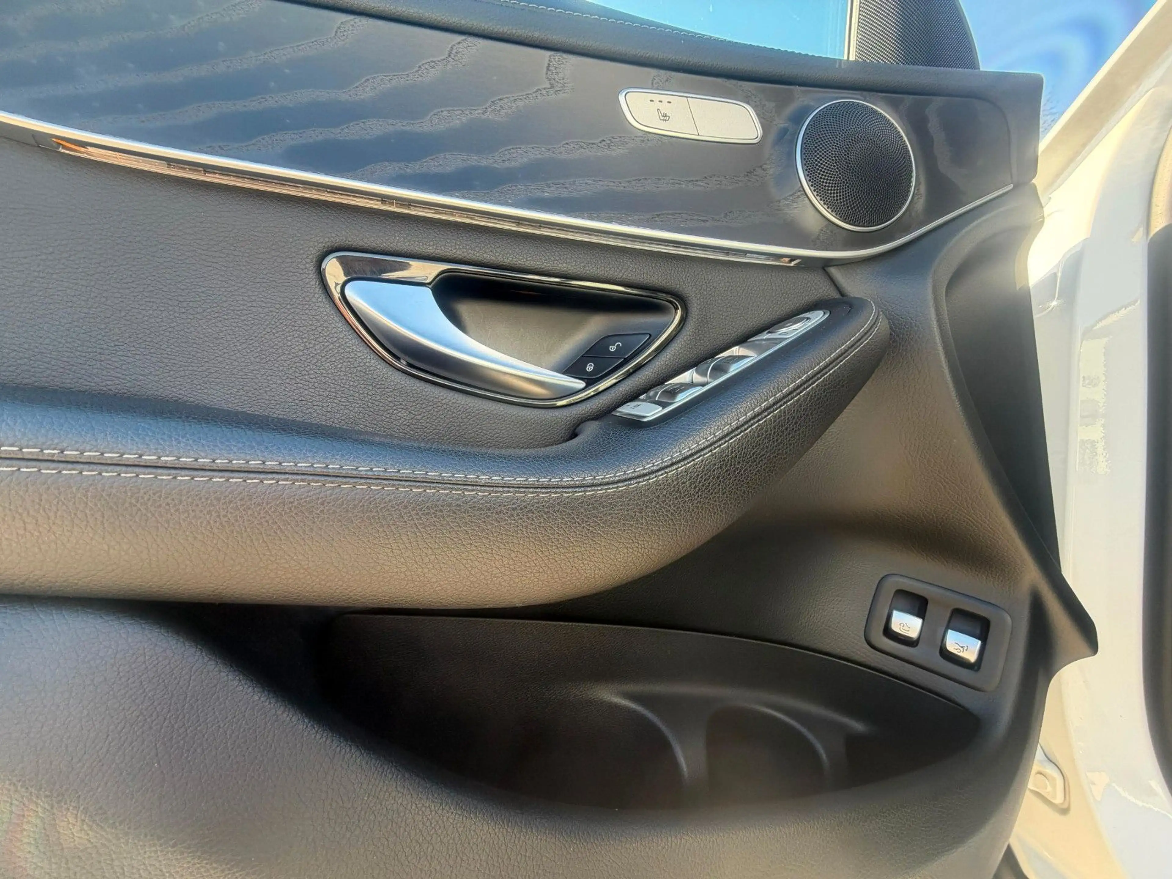 Mercedes-Benz GLC 350 e 4Matic — photo 14