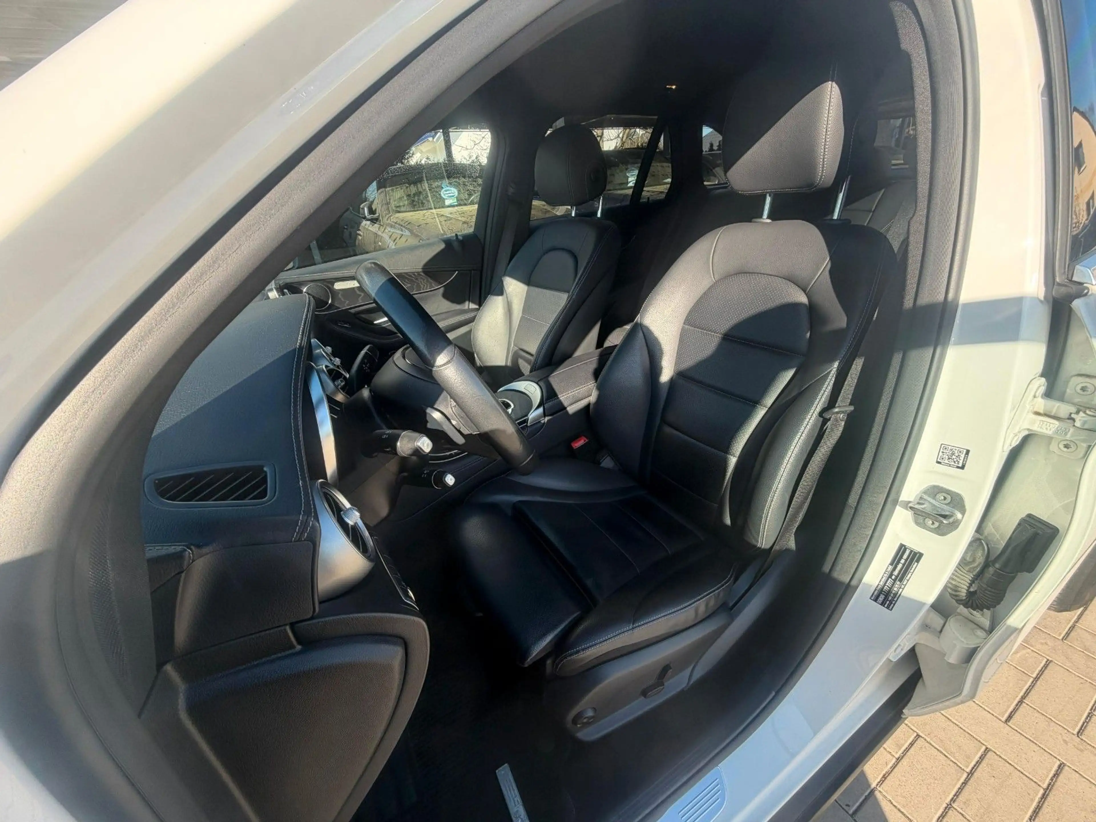 Mercedes-Benz GLC 350 e 4Matic — photo 10