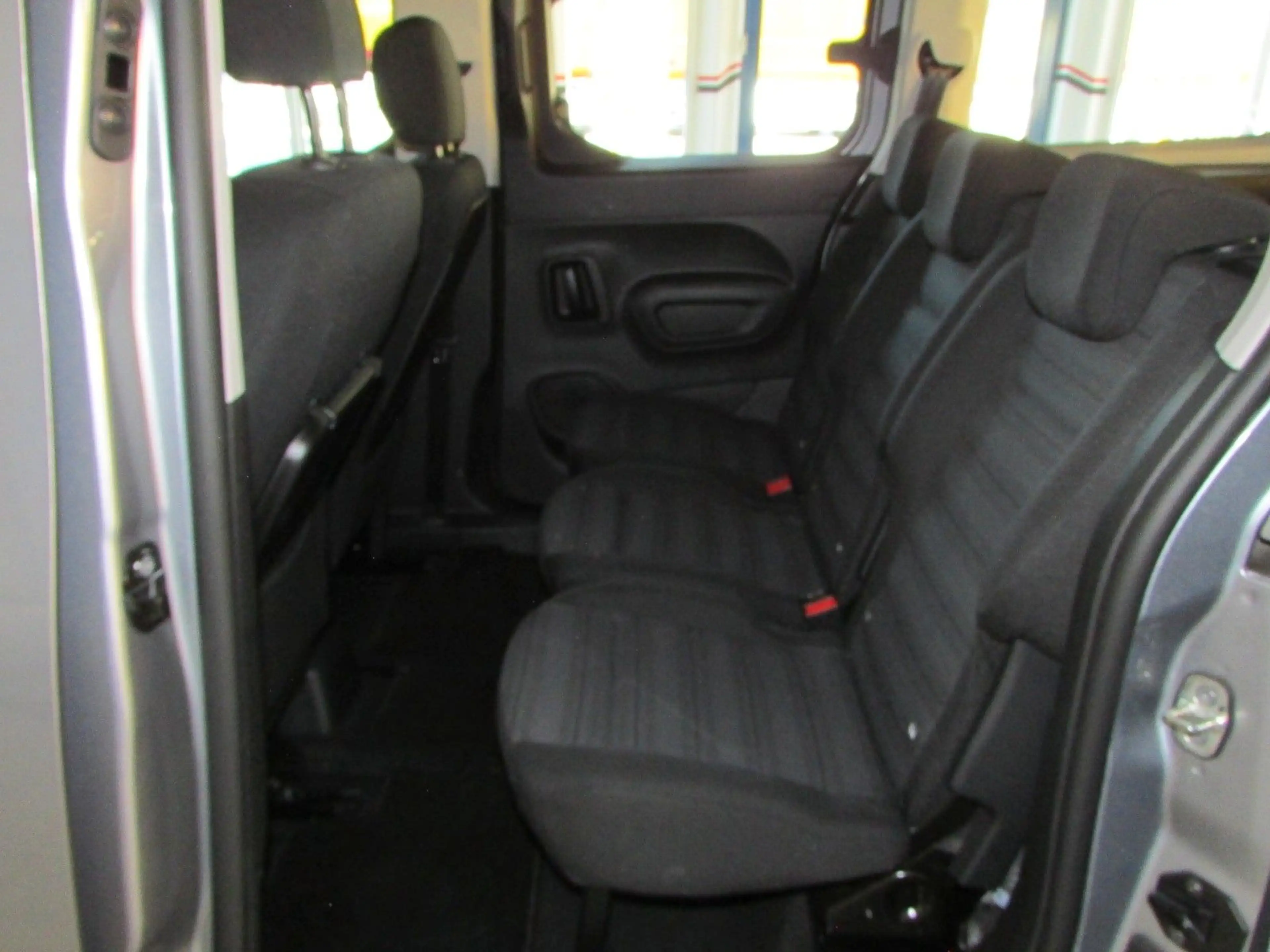 Opel Combo Life E  Rollstuhlrampe-Behindertengerecht — photo 19