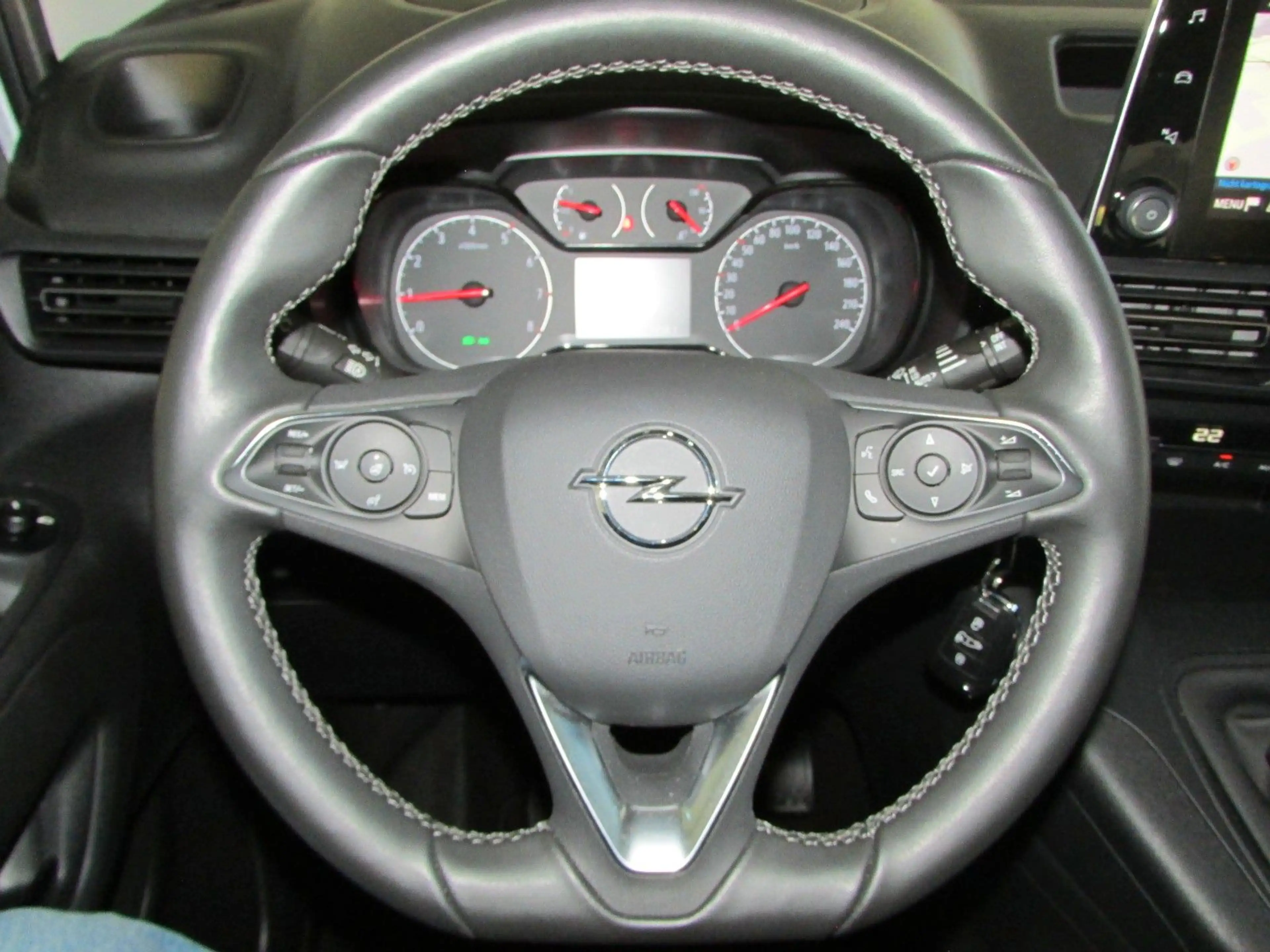 Opel Combo Life E  Rollstuhlrampe-Behindertengerecht — photo 17