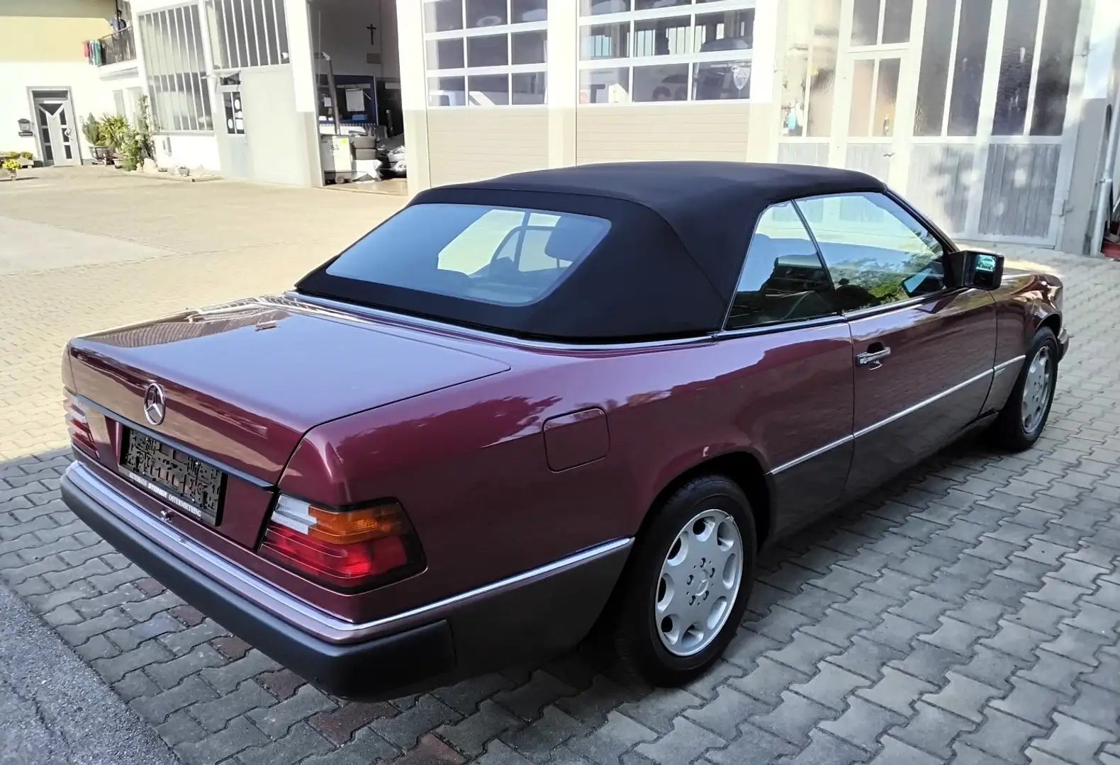 Mercedes-Benz CE 300 CE 300 CE-24 Cabrio Automatic Rot - 2