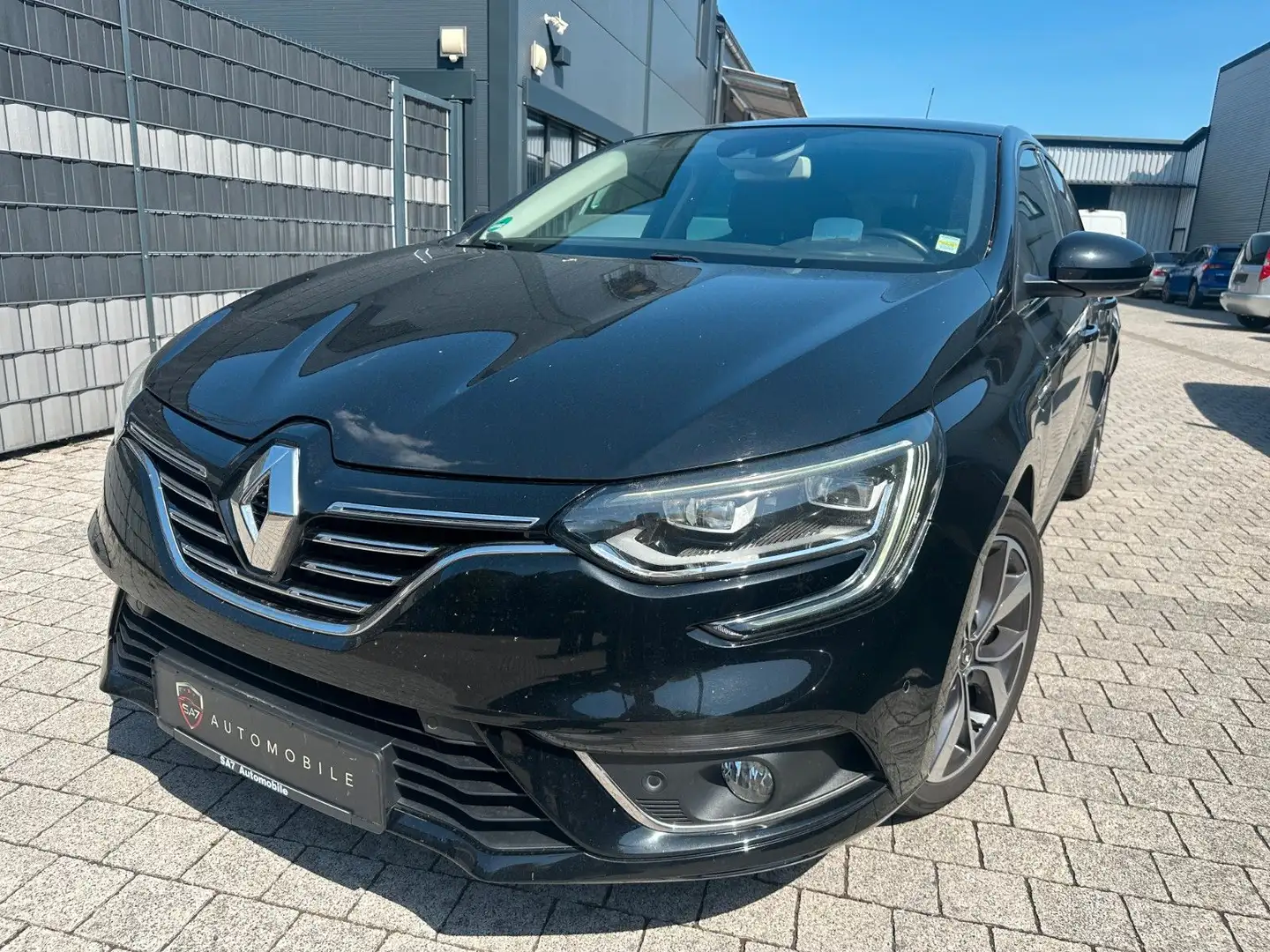 Renault Megane IV Lim. 5-trg. BOSE-Edition crna - 1