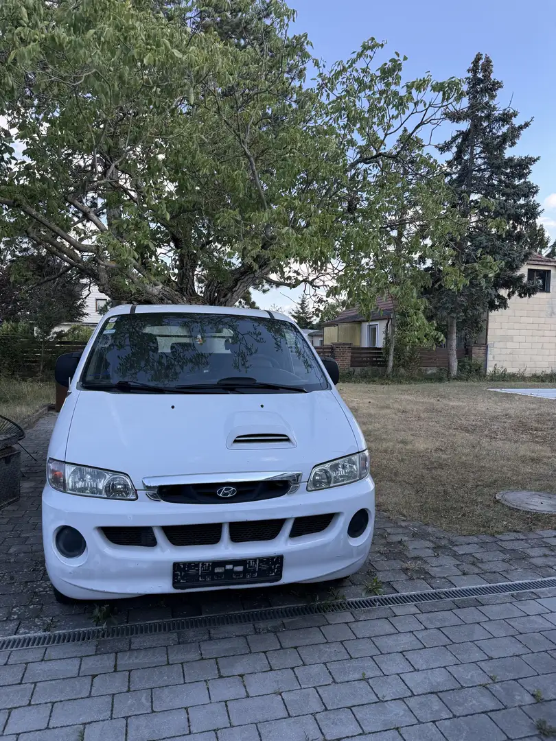 Hyundai H-1 2.5TD - 1