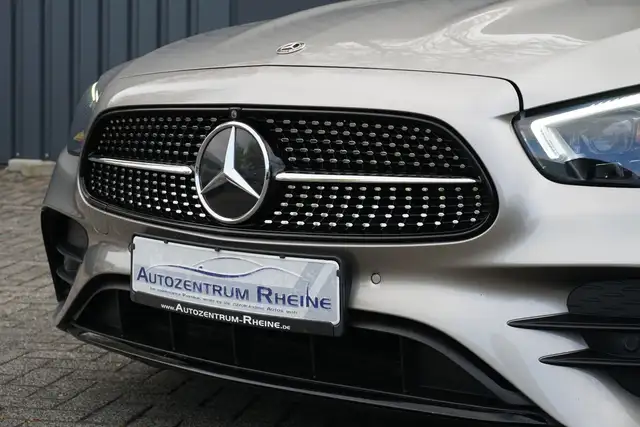 Mercedes-Benz E-Class view 10
