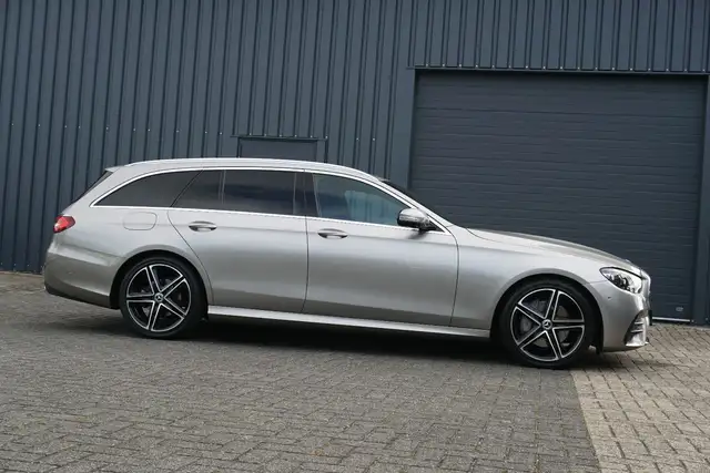 Mercedes-Benz E-Class view 8