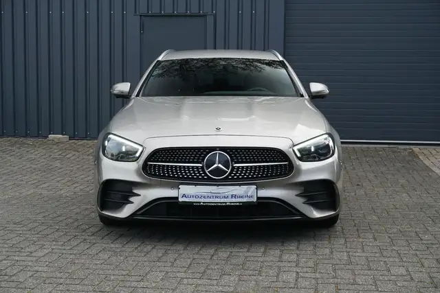 Mercedes-Benz E-Class view 2