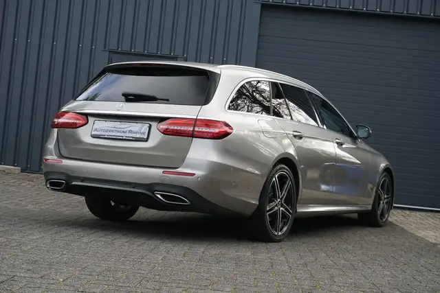 Mercedes-Benz E-Class view 7