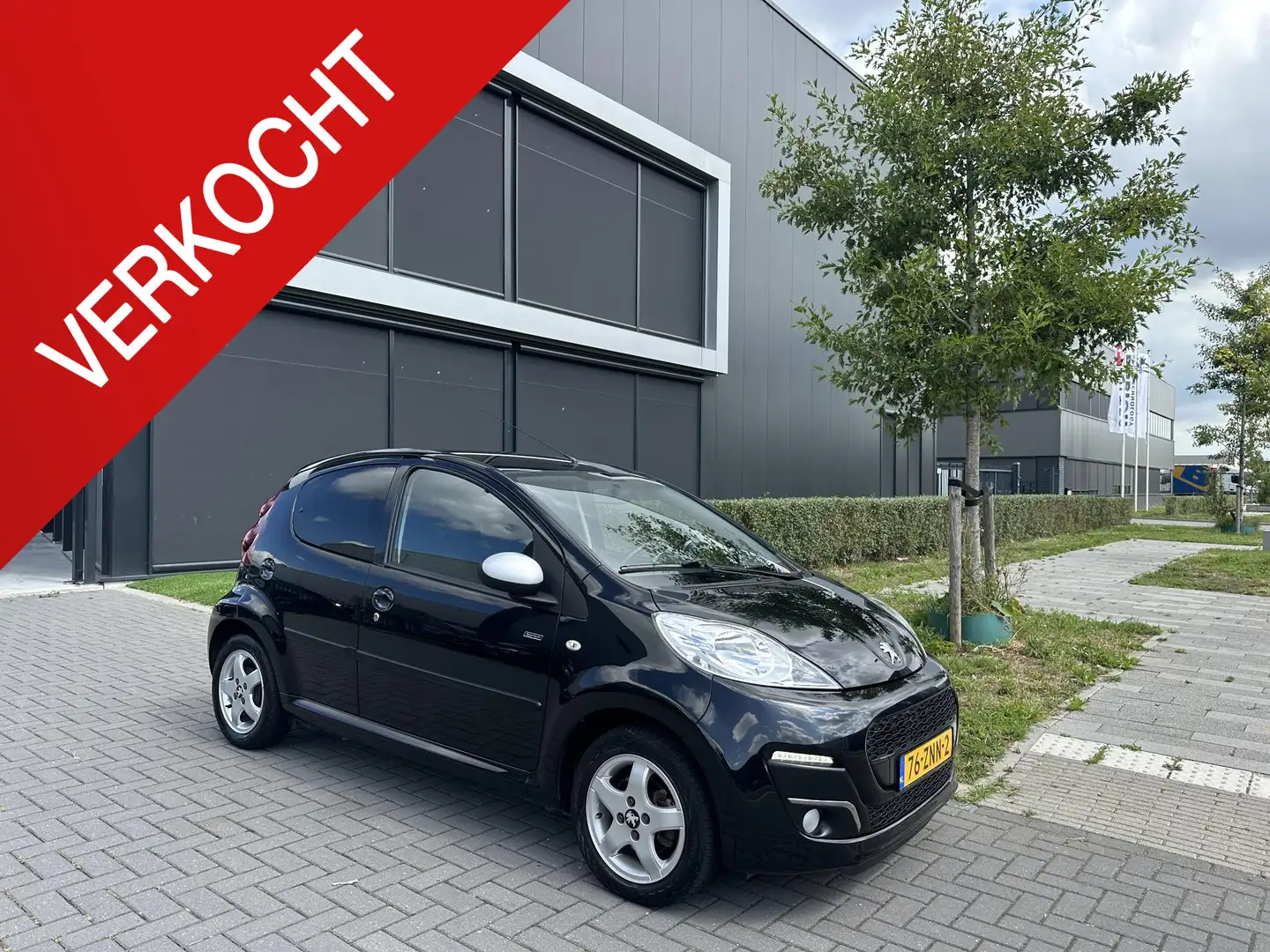 Peugeot 107 1.0 Sportium Airco, LMV,  NAP Negro - 1