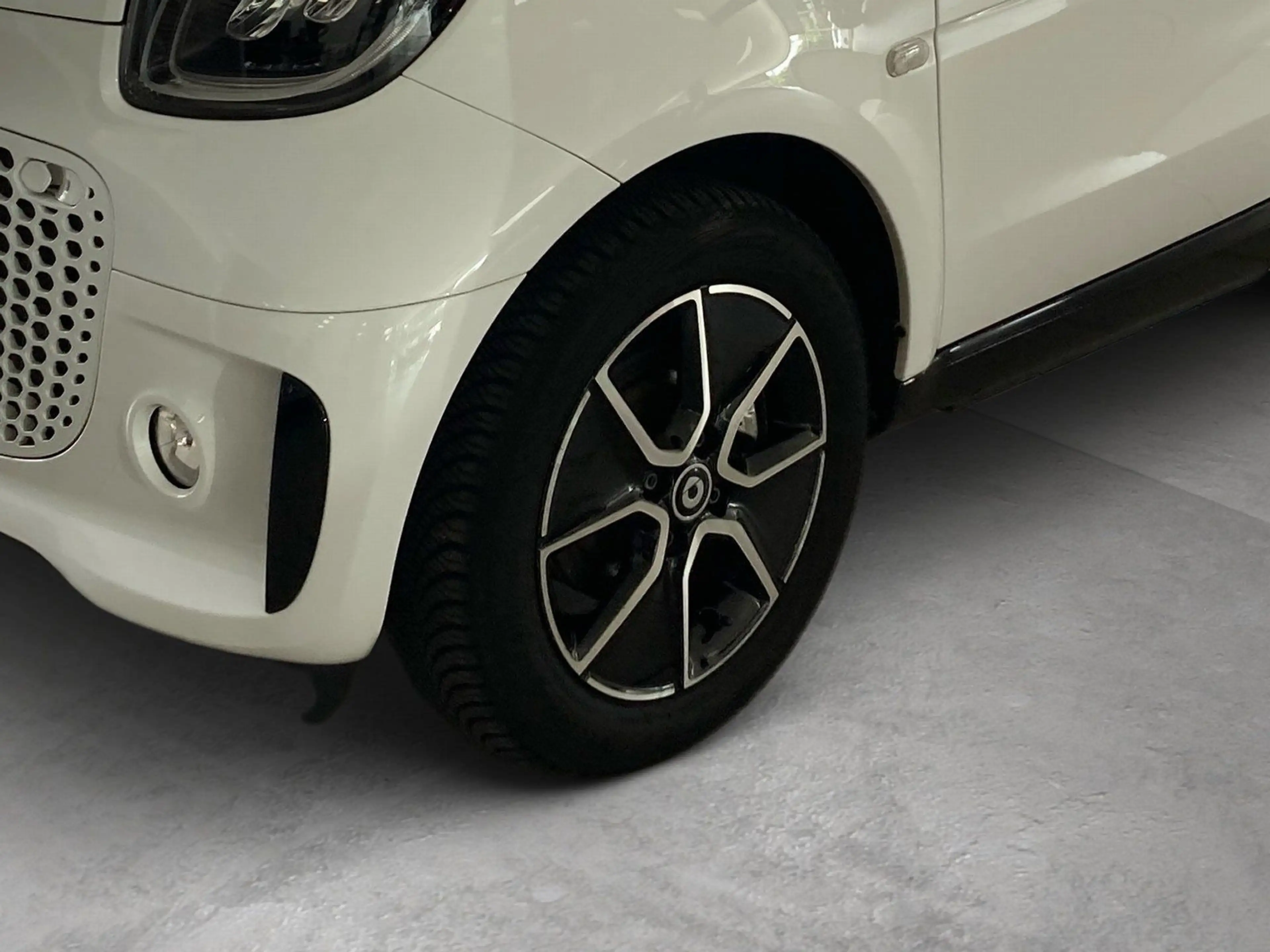 smart forTwo EQ fortwo Exclusive*Pano*LED*Kamera*22kW* — photo 6