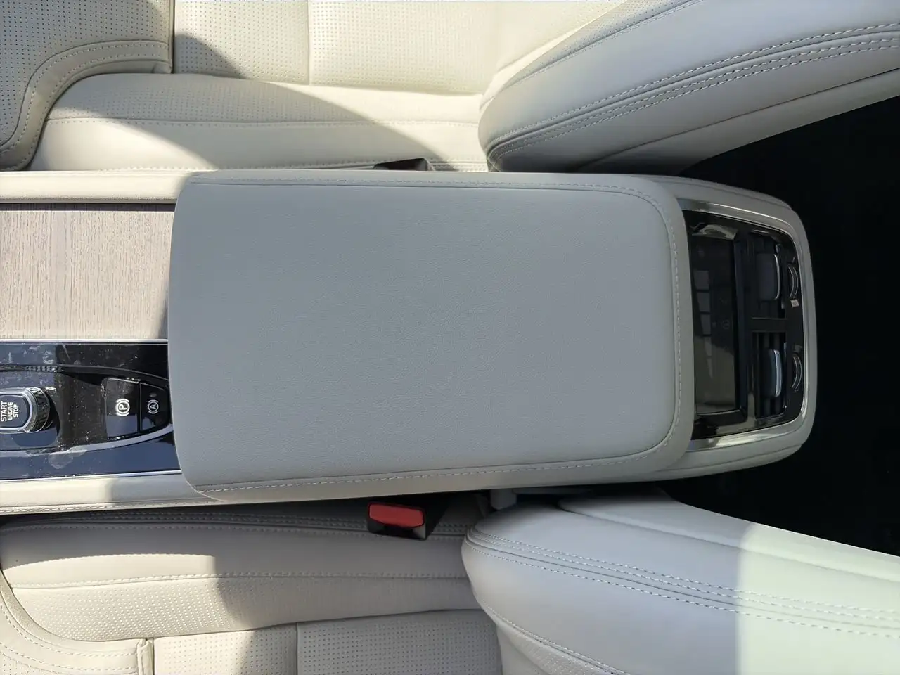 Volvo XC90 снимка Volvo XC90