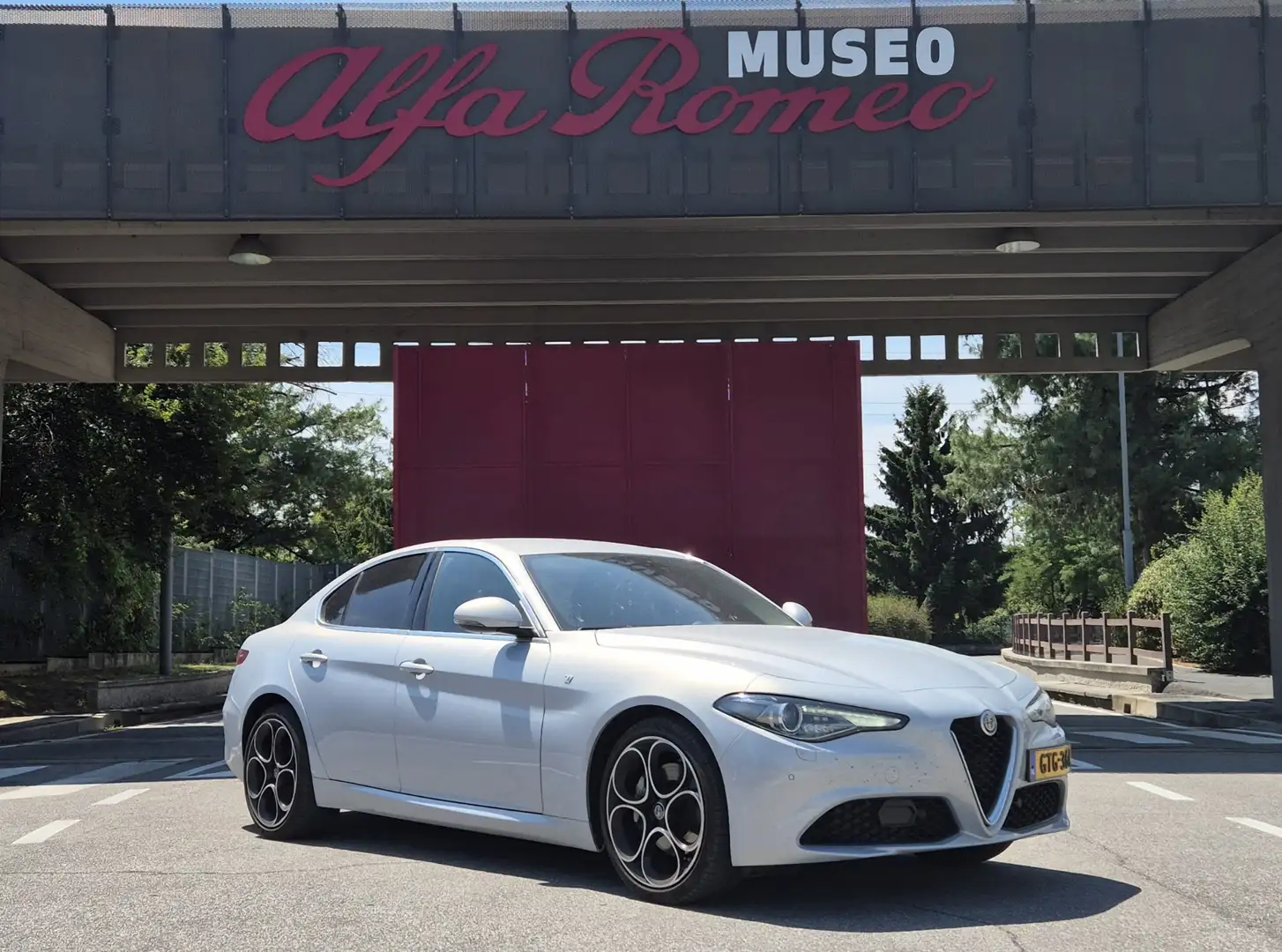 Alfa Romeo Giulia 2.0T TI Zilver - 1