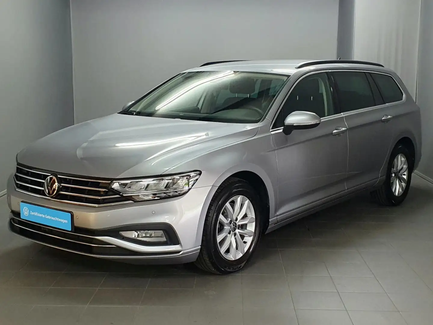Volkswagen Passat Variant Business 2.0TDI DSG AHK/ACC/LED Plateado - 2