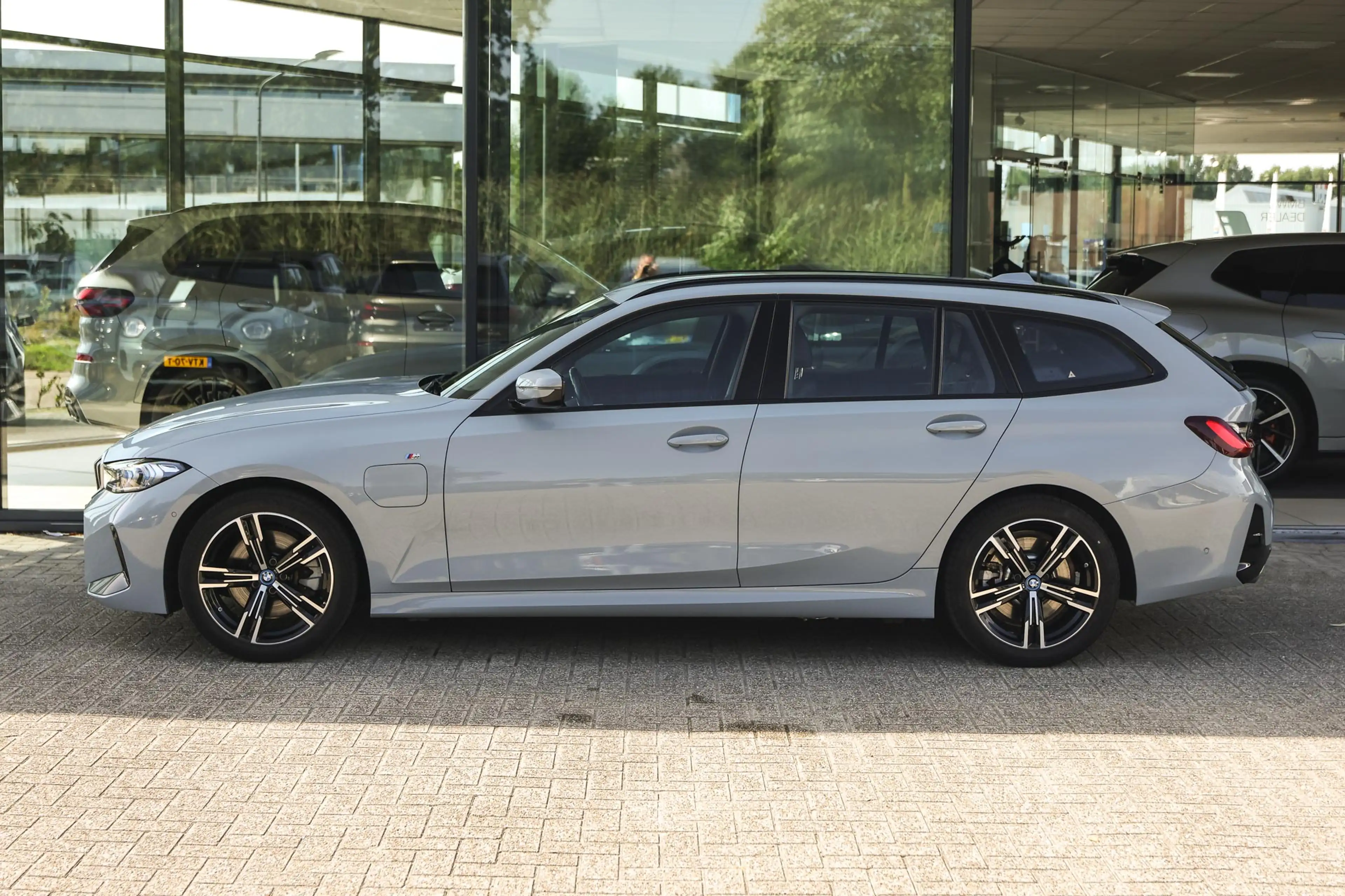 BMW 330 3 Serie Touring 330e M Sport Automaat / Sportstoel — photo 7