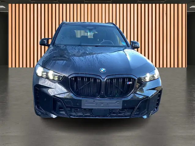 BMW X5 M view 16