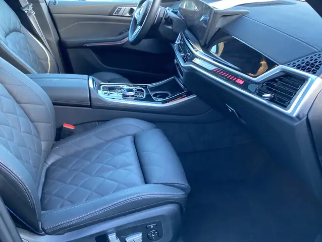BMW X5 M view 14