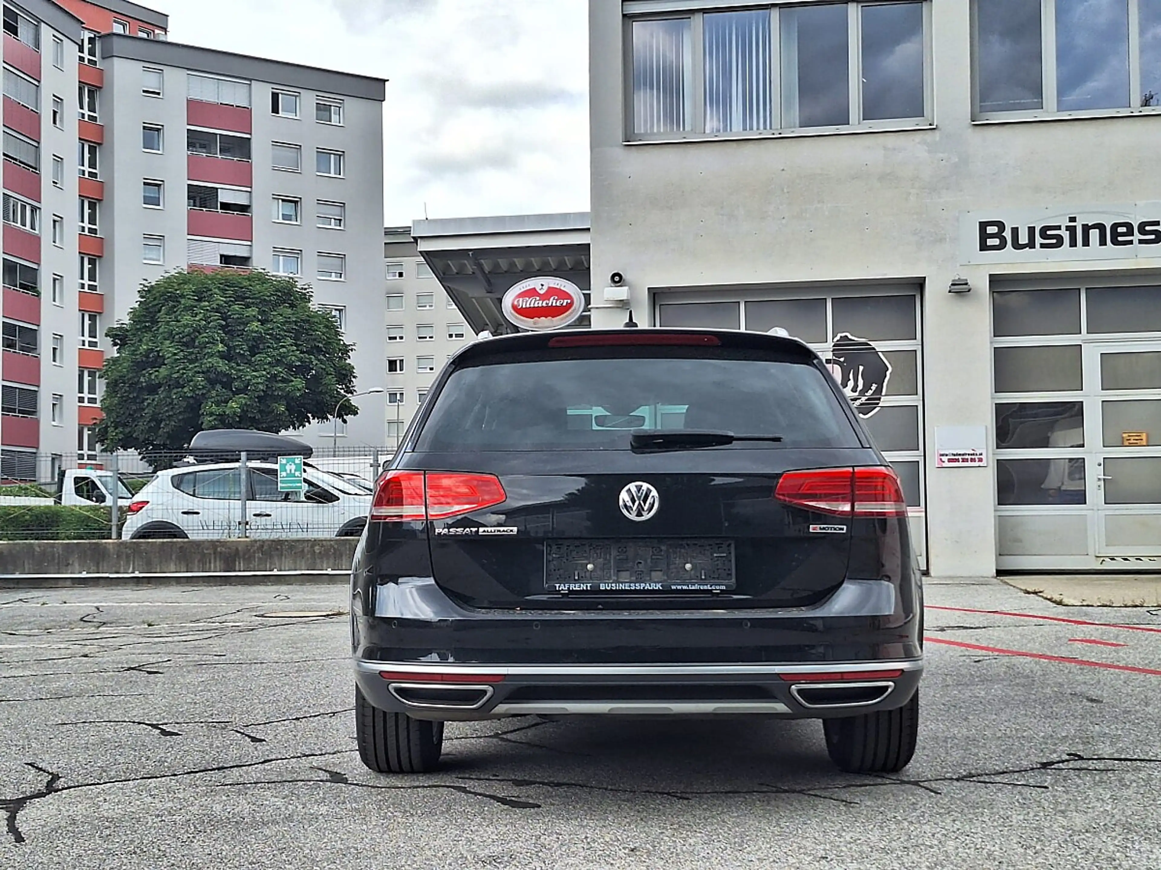Volkswagen Passat Alltrack 4Motion 2.0 TDI BMT — photo 9