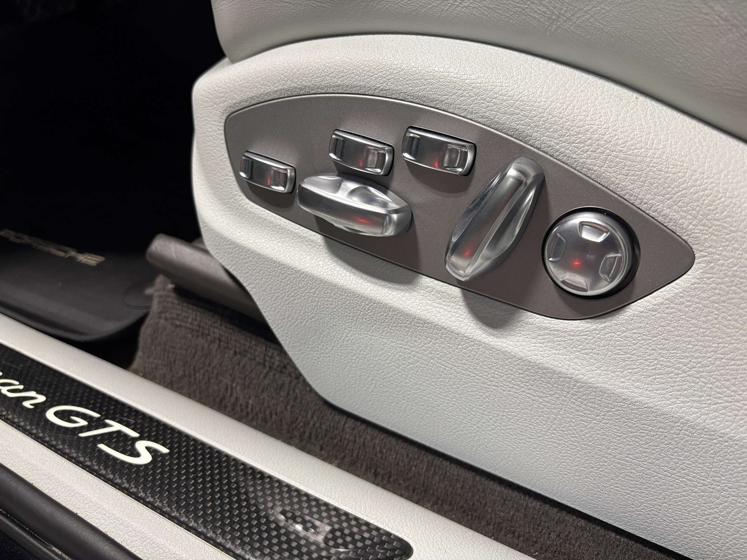 2021 Porsche Macan GTS AWD|NAV|BOSE|CARBON|CREAMLEATHER|360CAM|PANO|+ thumb 20