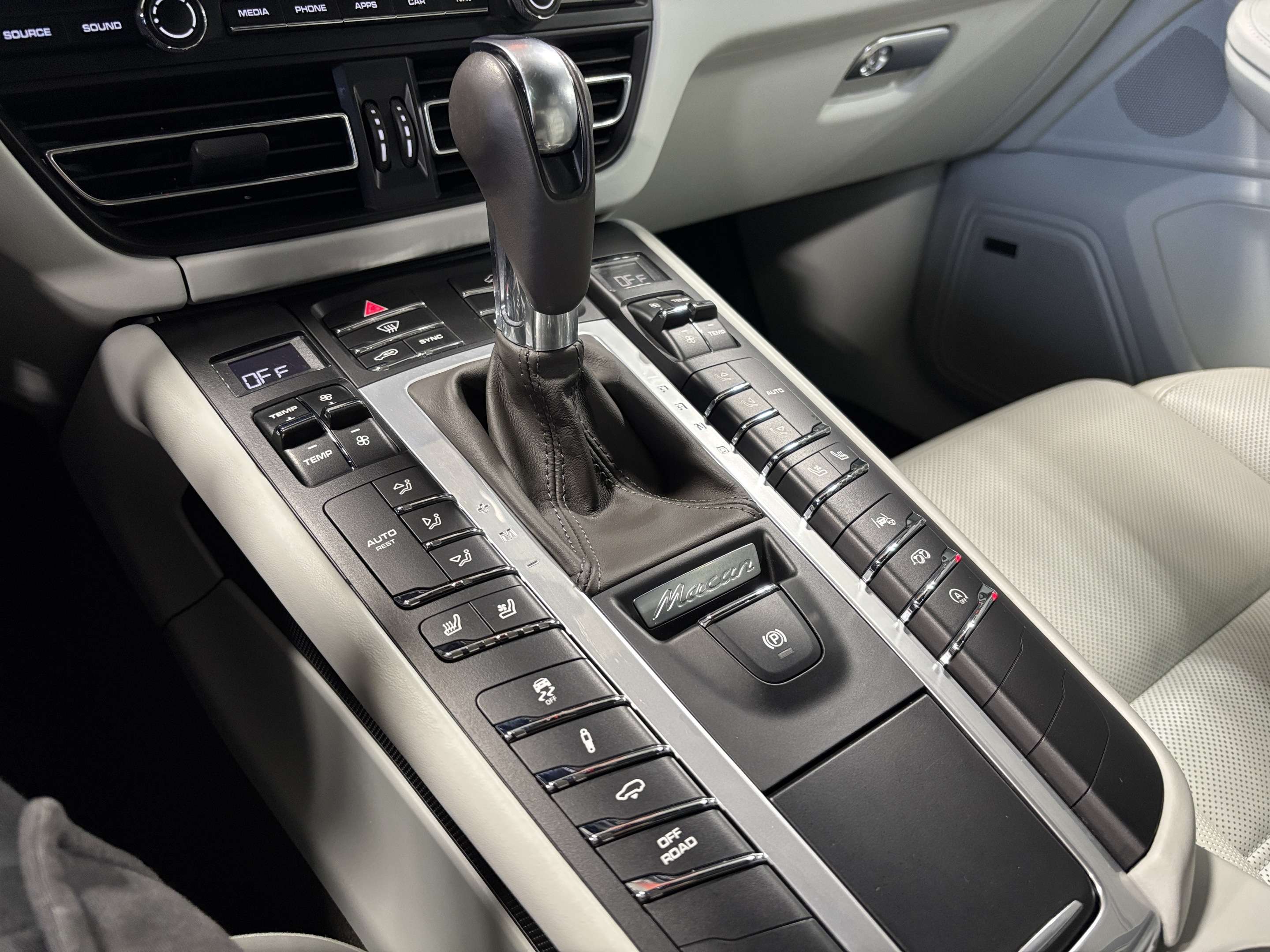 2021 Porsche Macan GTS AWD|NAV|BOSE|CARBON|CREAMLEATHER|360CAM|PANO|+ thumb 35