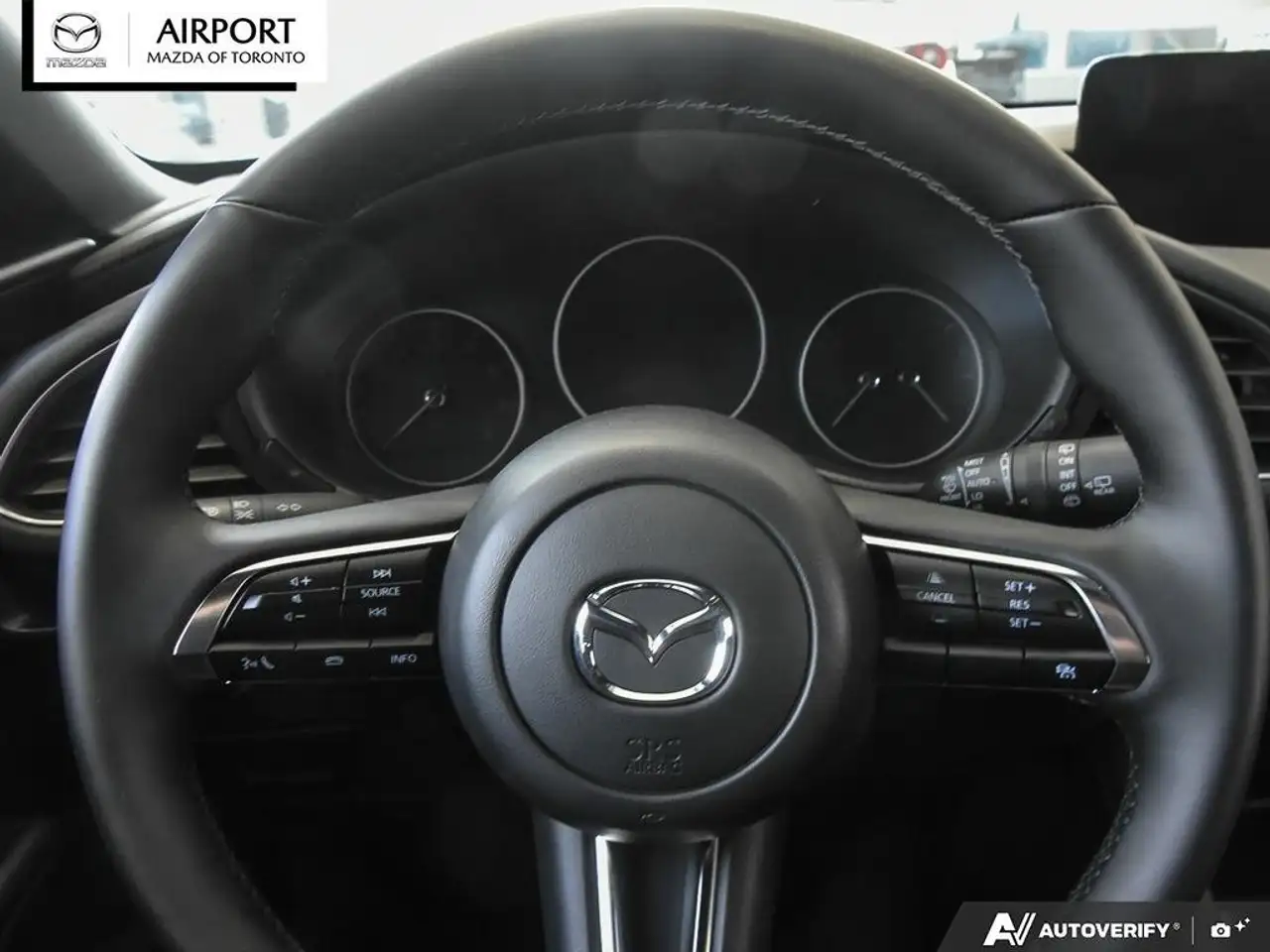 Mazda 3 снимка Mazda 3