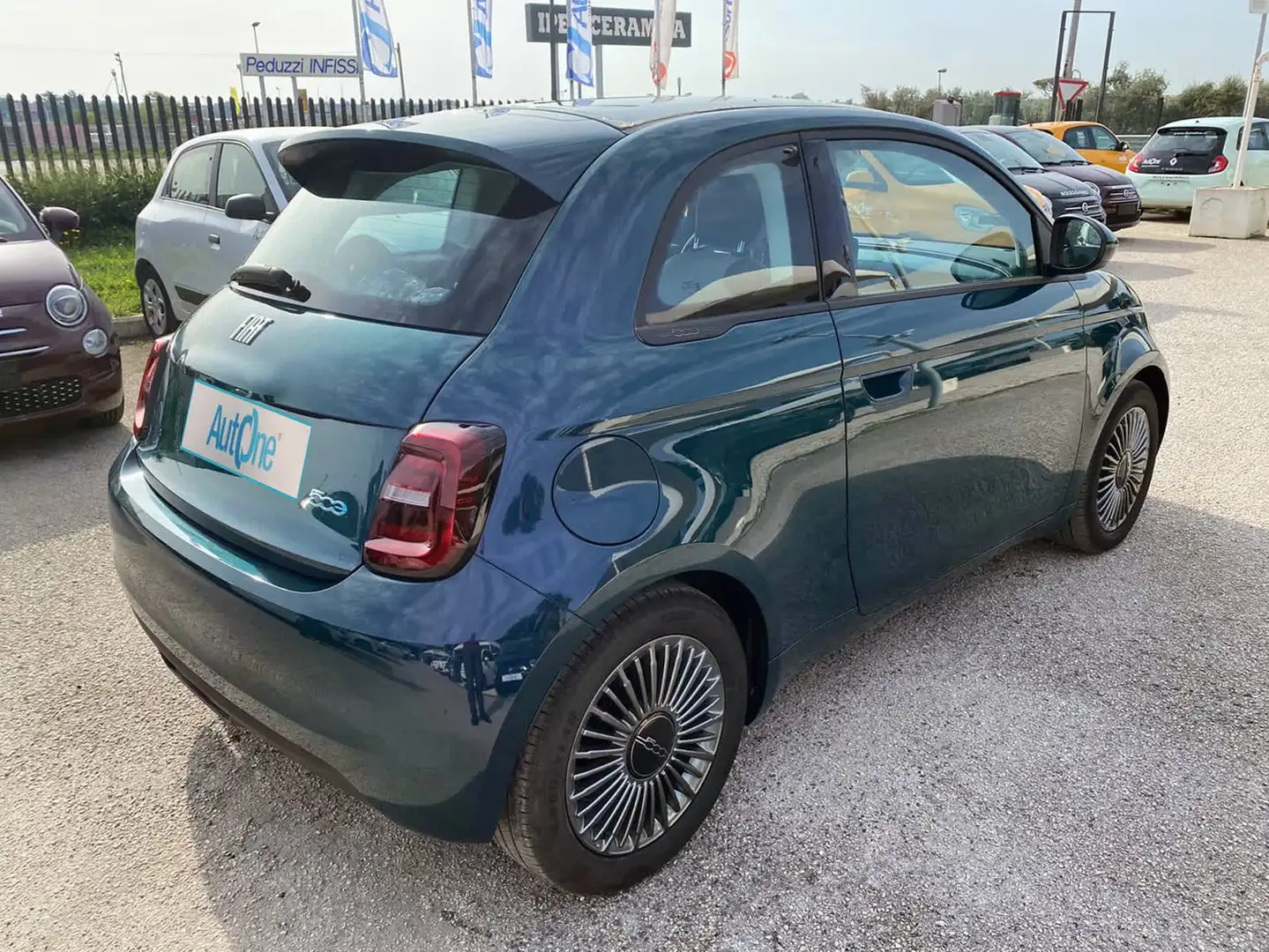Fiat 500e ICON 118CV 87KW 42KWh 320KM AUTONOMIA Синій - 2