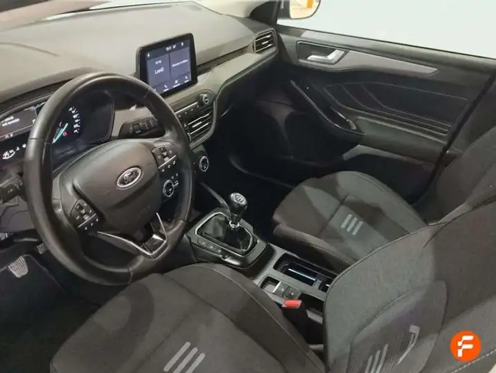 Ford Focus 2022, foto 8
