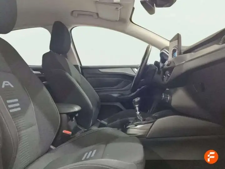 Ford Focus 2022, foto 24