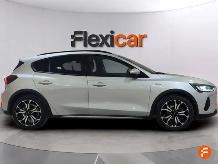 Ford Focus 2022, foto 4