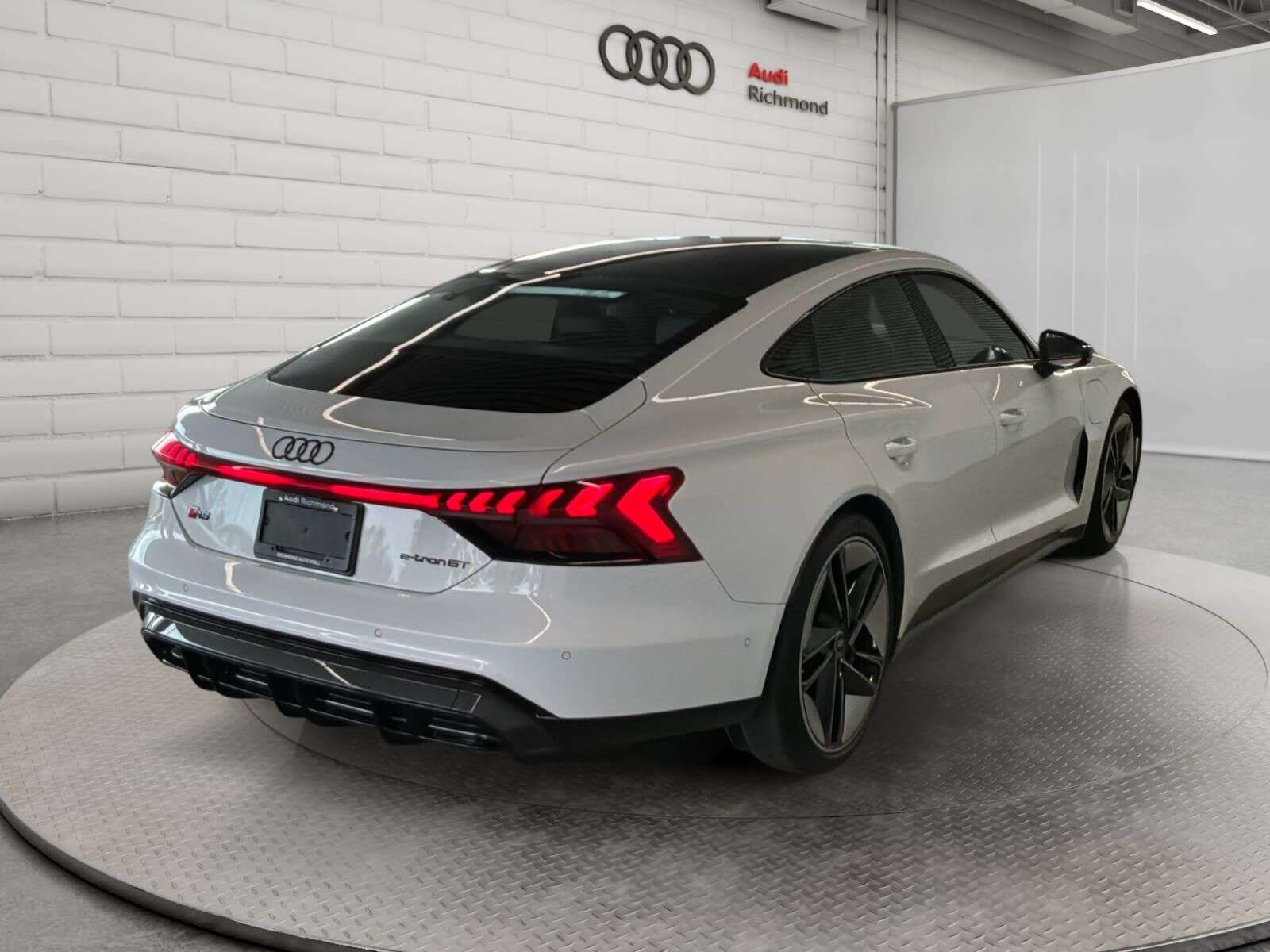 2022 Audi RS e-tron GT | PANORAMIC GLASS ROOF (FIXED) | 44I - 215 TWIN-SP — снимка 1