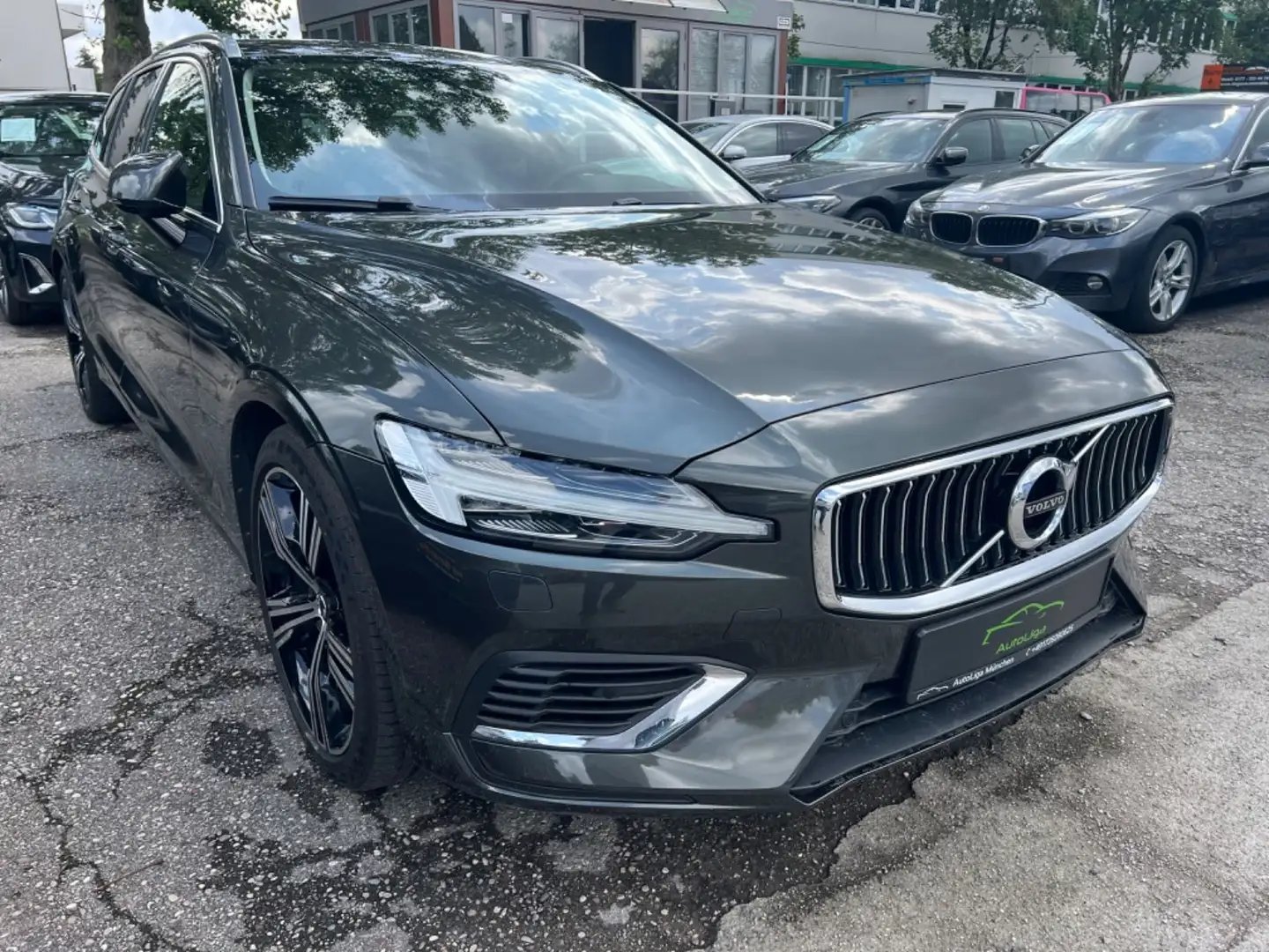 Volvo V60 Kombi Inscription Expression Recharge Plug-I Grijs - 2