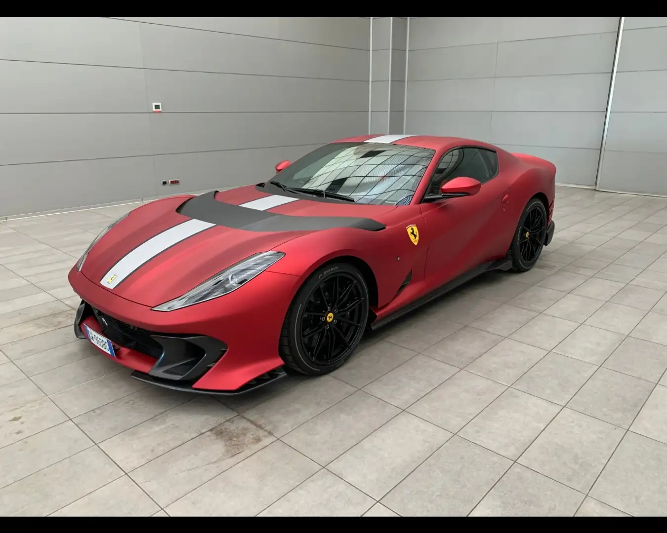 Ferrari 812 COMPETIZIONE Rot - 1