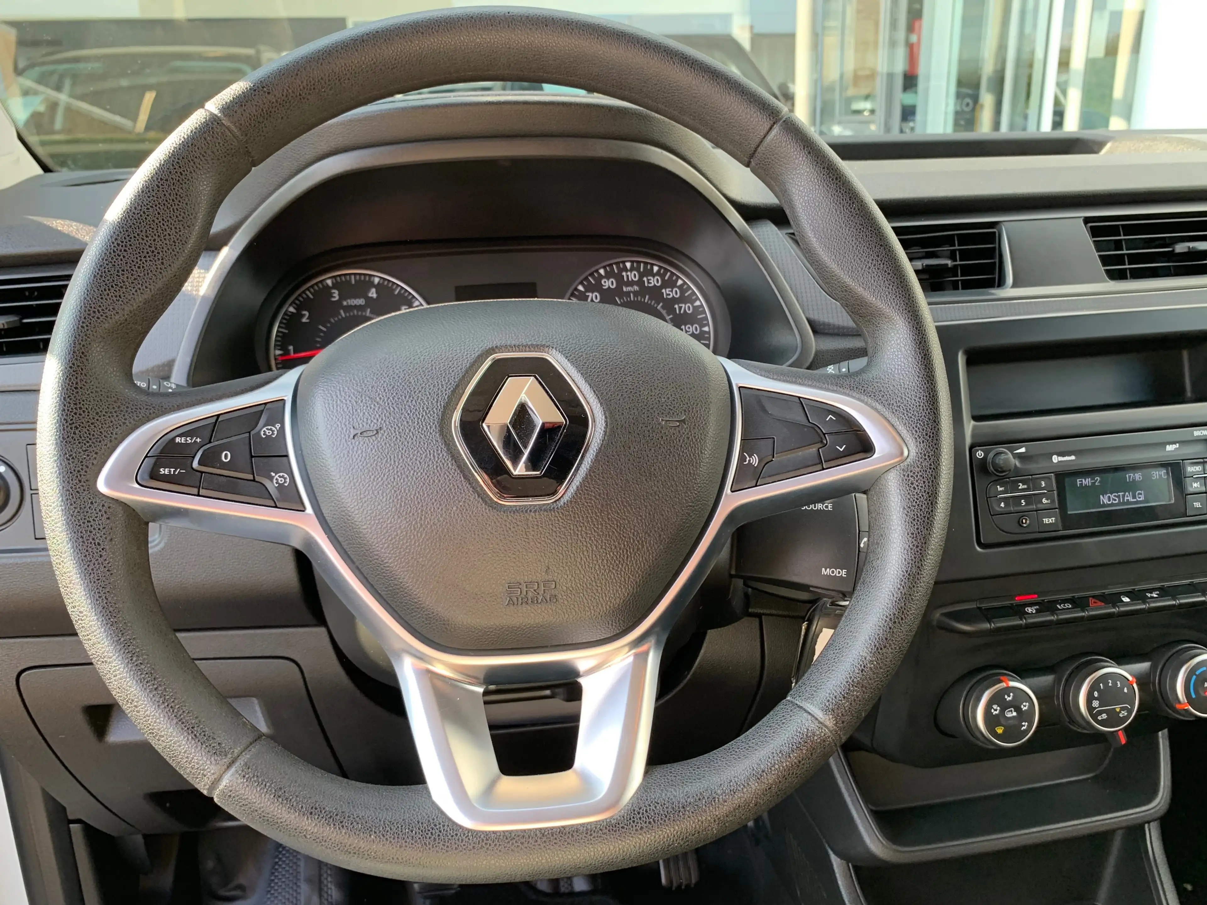 Renault Express 1.3 TCe / Utilitaire / AIRCO / 11.148 HTVA — photo 15