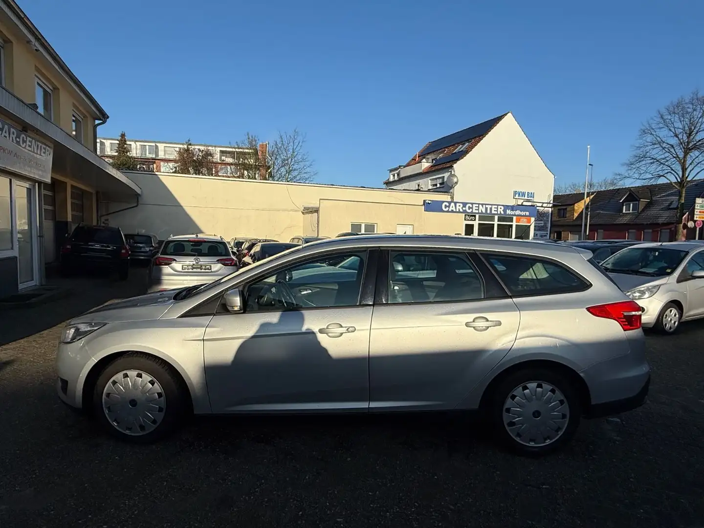 Ford Focus Turnier*NAVI*MFL*TEMPOMAT*** Silber - 2